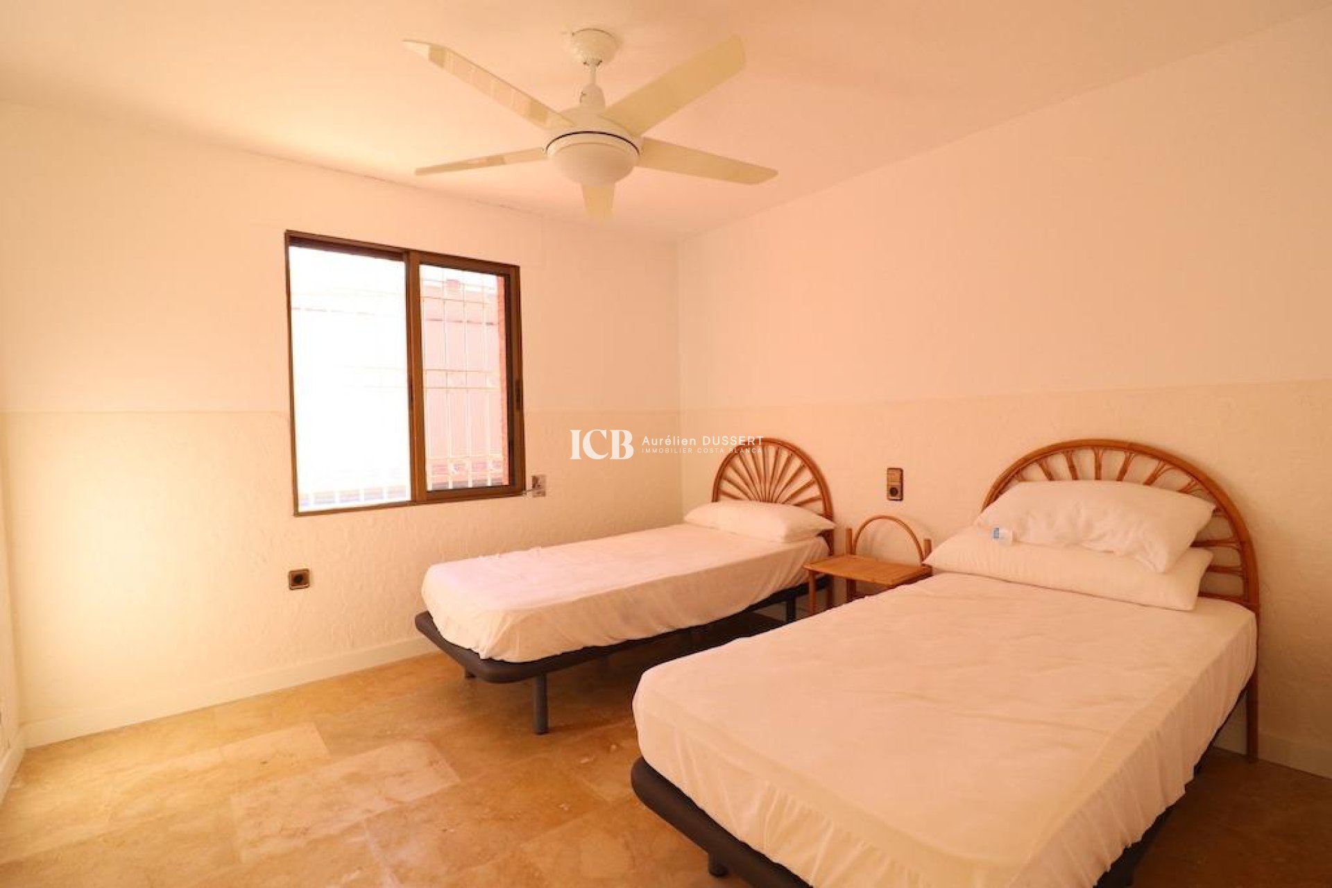 Reventa - Casa independiente -
Orihuela Costa - MUY CERCA DE LA PLAYA