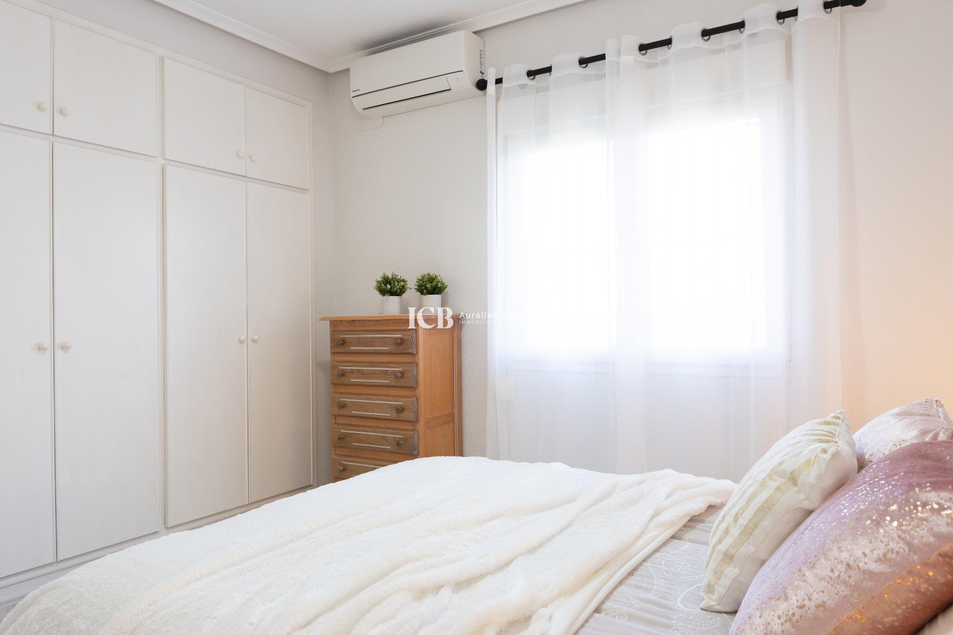 Reventa - Casa independiente -
Orihuela Costa - Playa Flamenca