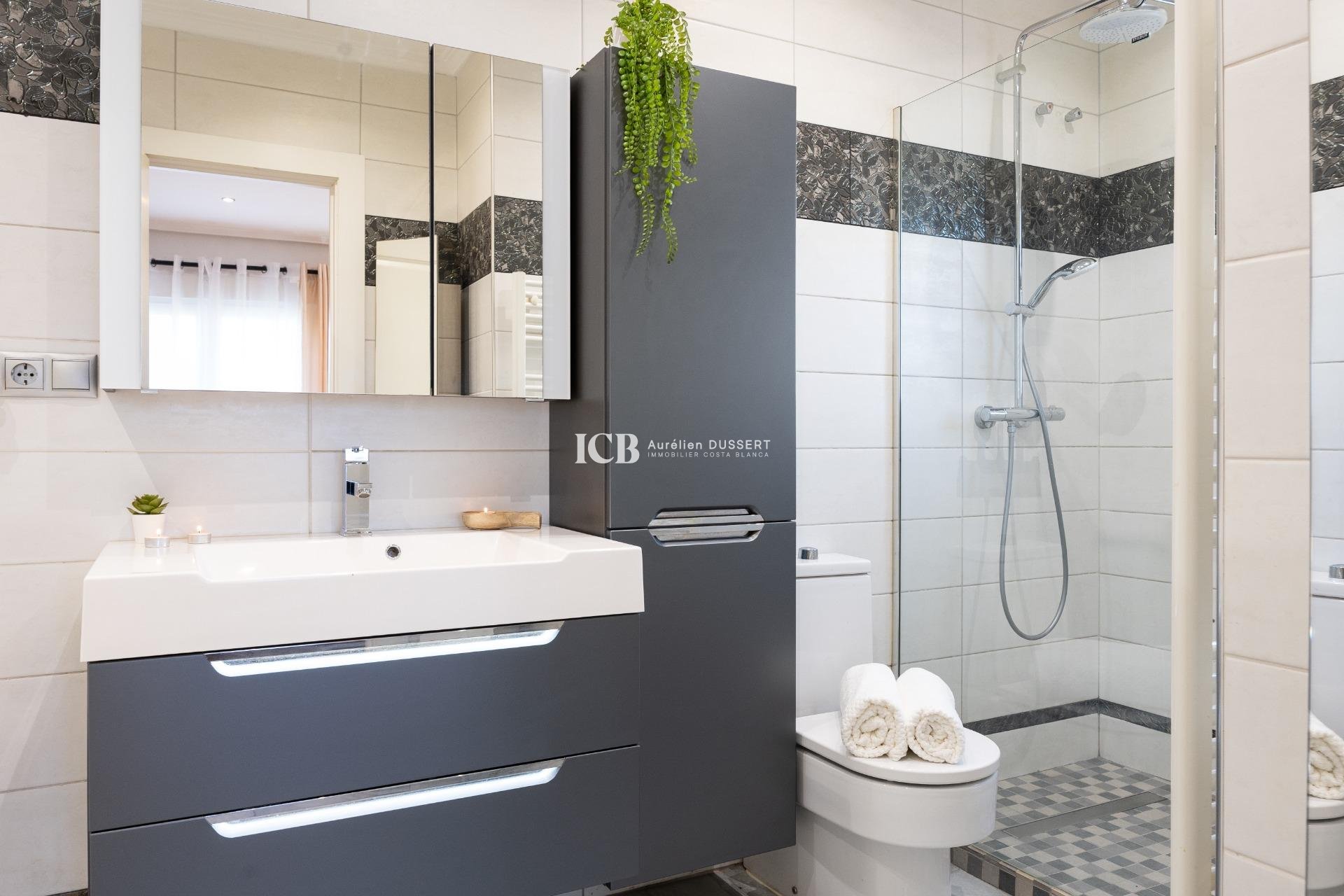 Reventa - Casa independiente -
Orihuela Costa - Playa Flamenca