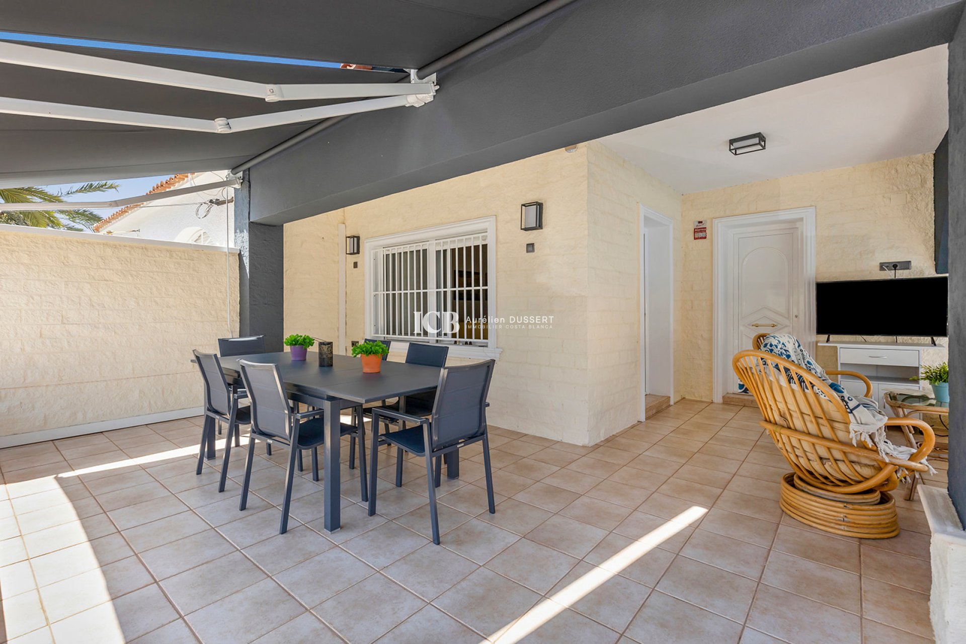 Reventa - Casa independiente -
Punta Prima - Torrevieja