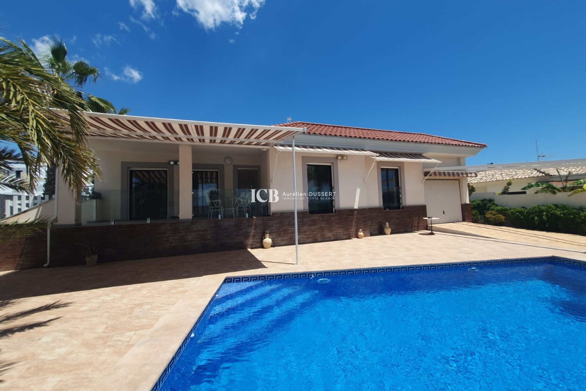 Reventa - Casa independiente -
San Fulgencio - urb.la marina