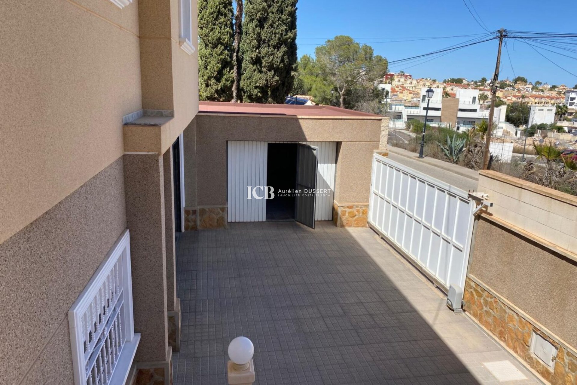 Reventa - Casa independiente -
San Miguel de Salinas - El Galan