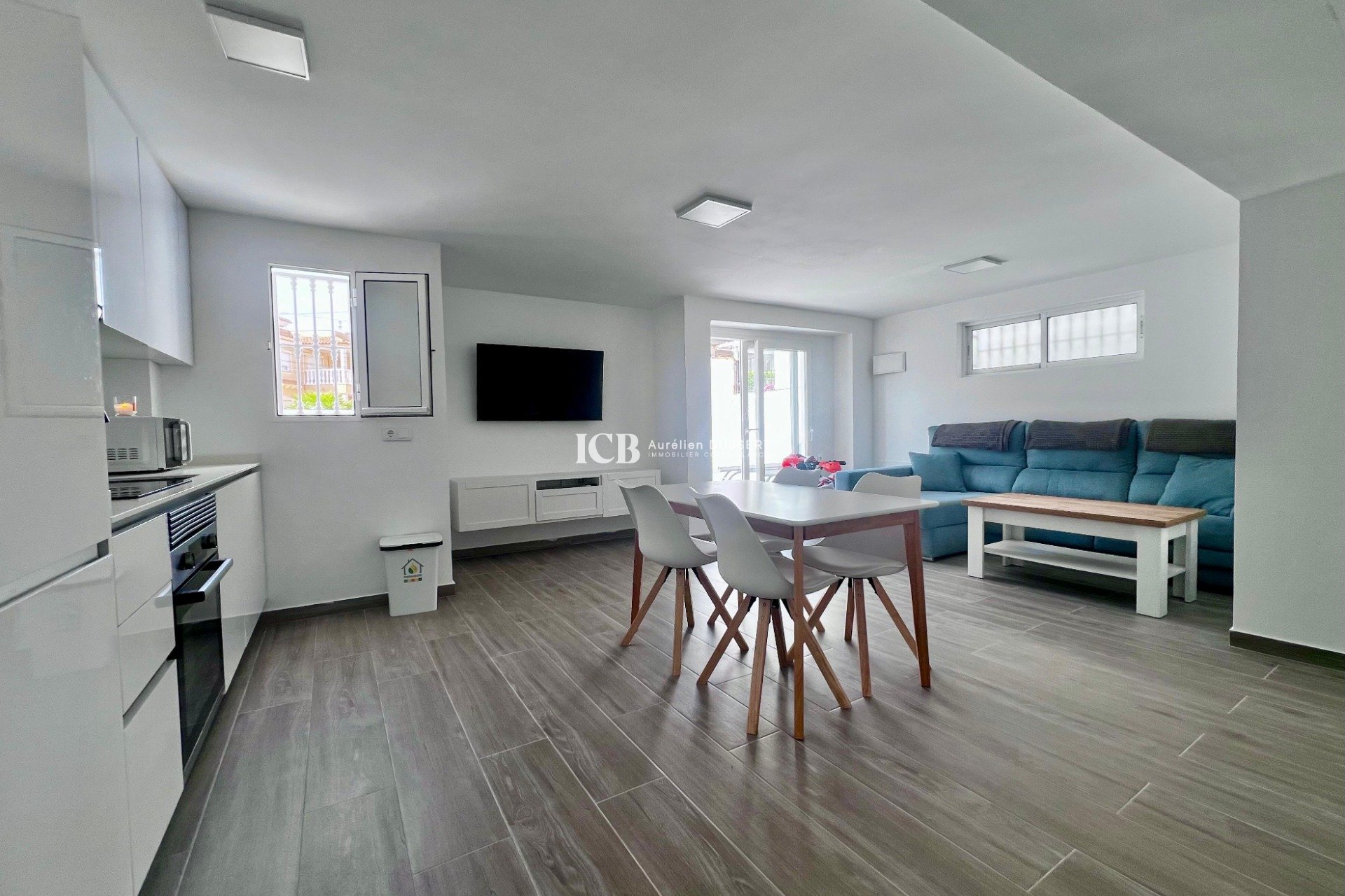 Reventa - Casa independiente -
San Miguel de Salinas - Las filipinas