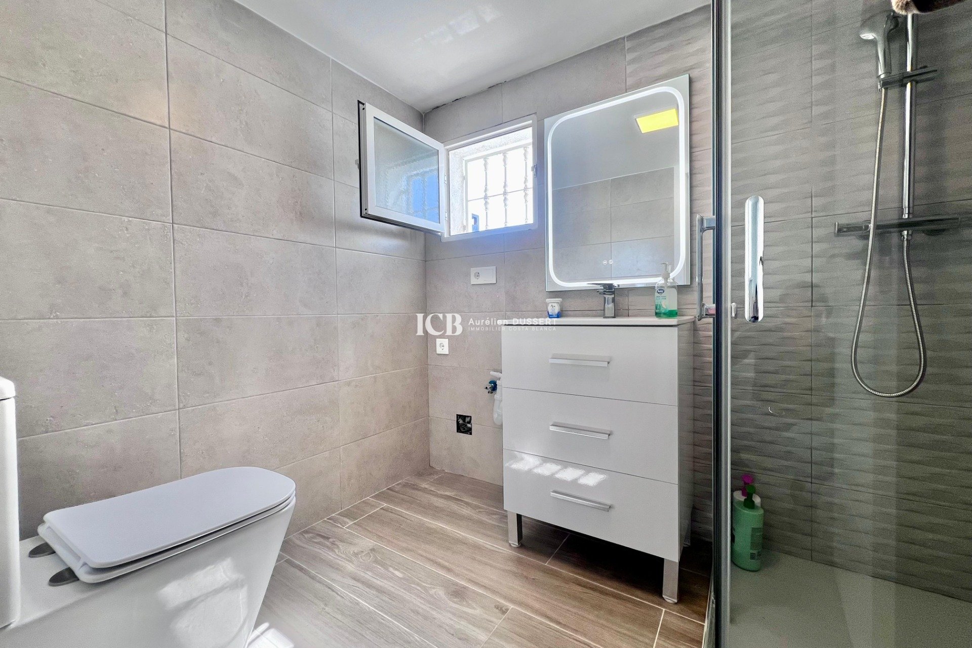 Reventa - Casa independiente -
San Miguel de Salinas - Las filipinas