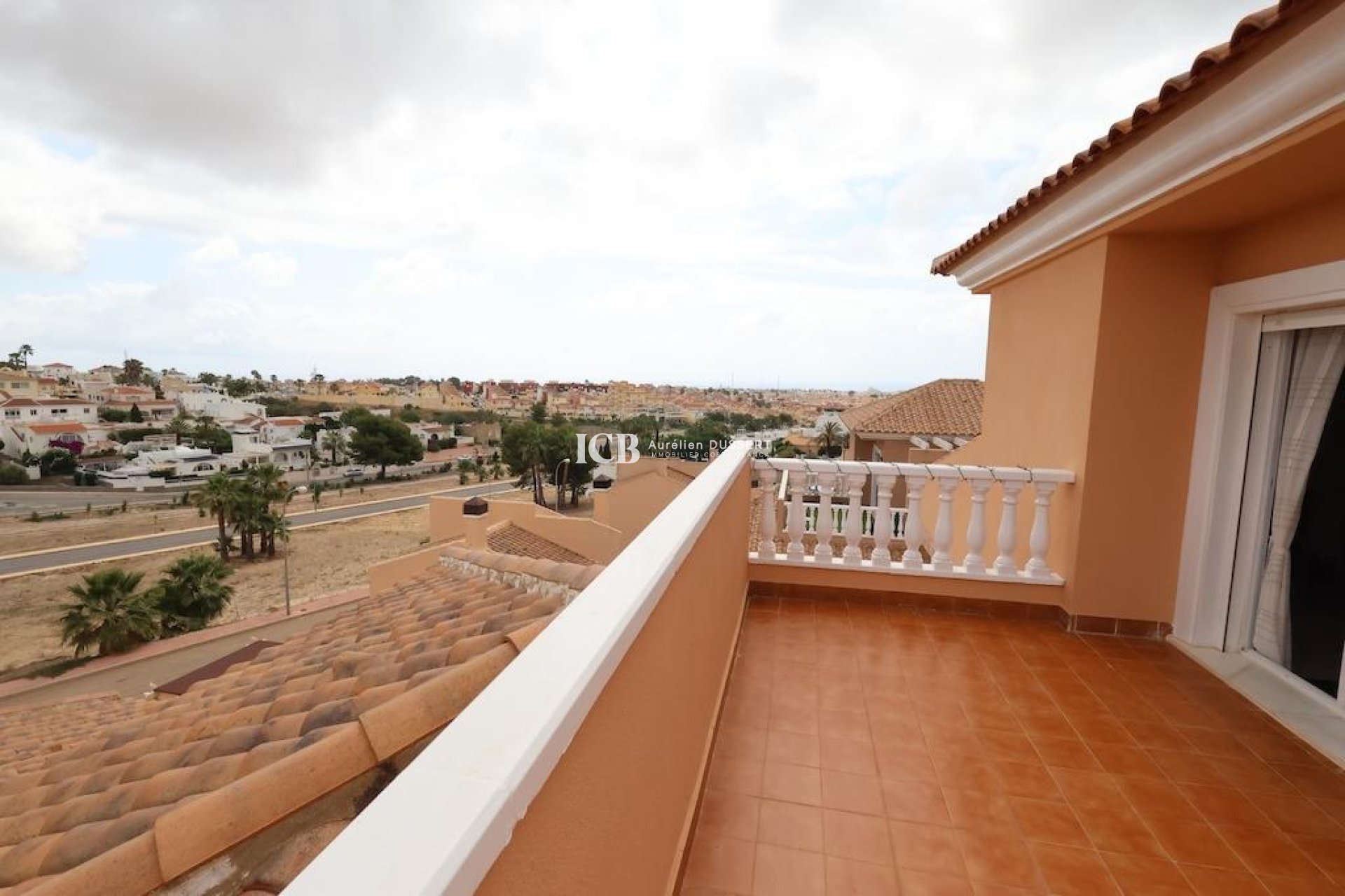 Reventa - Casa independiente -
San Miguel de Salinas - Las filipinas