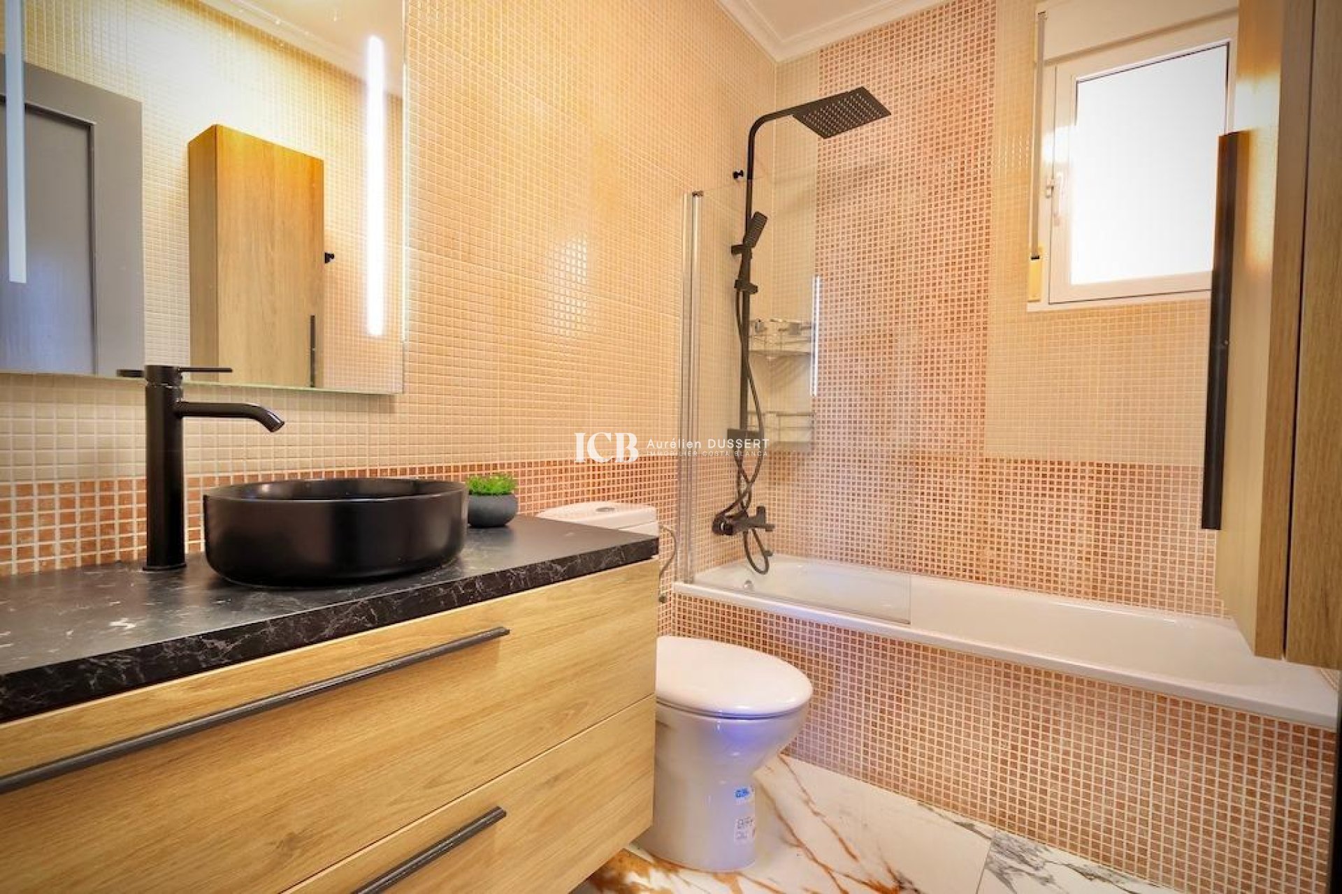 Reventa - Casa independiente -
San Miguel de Salinas - Pueblo 9