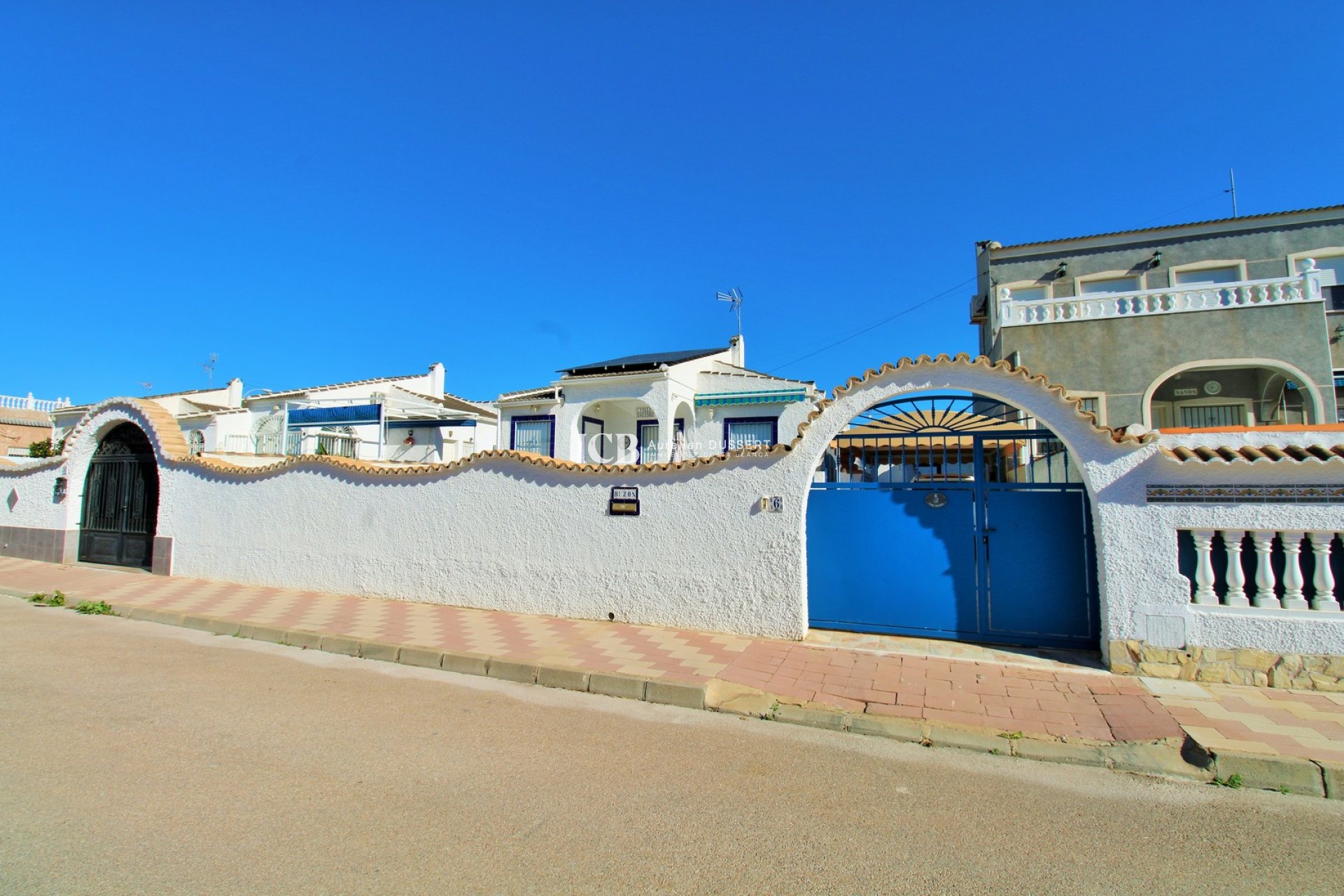 Reventa - Casa independiente -
Torrevieja - El chaparral