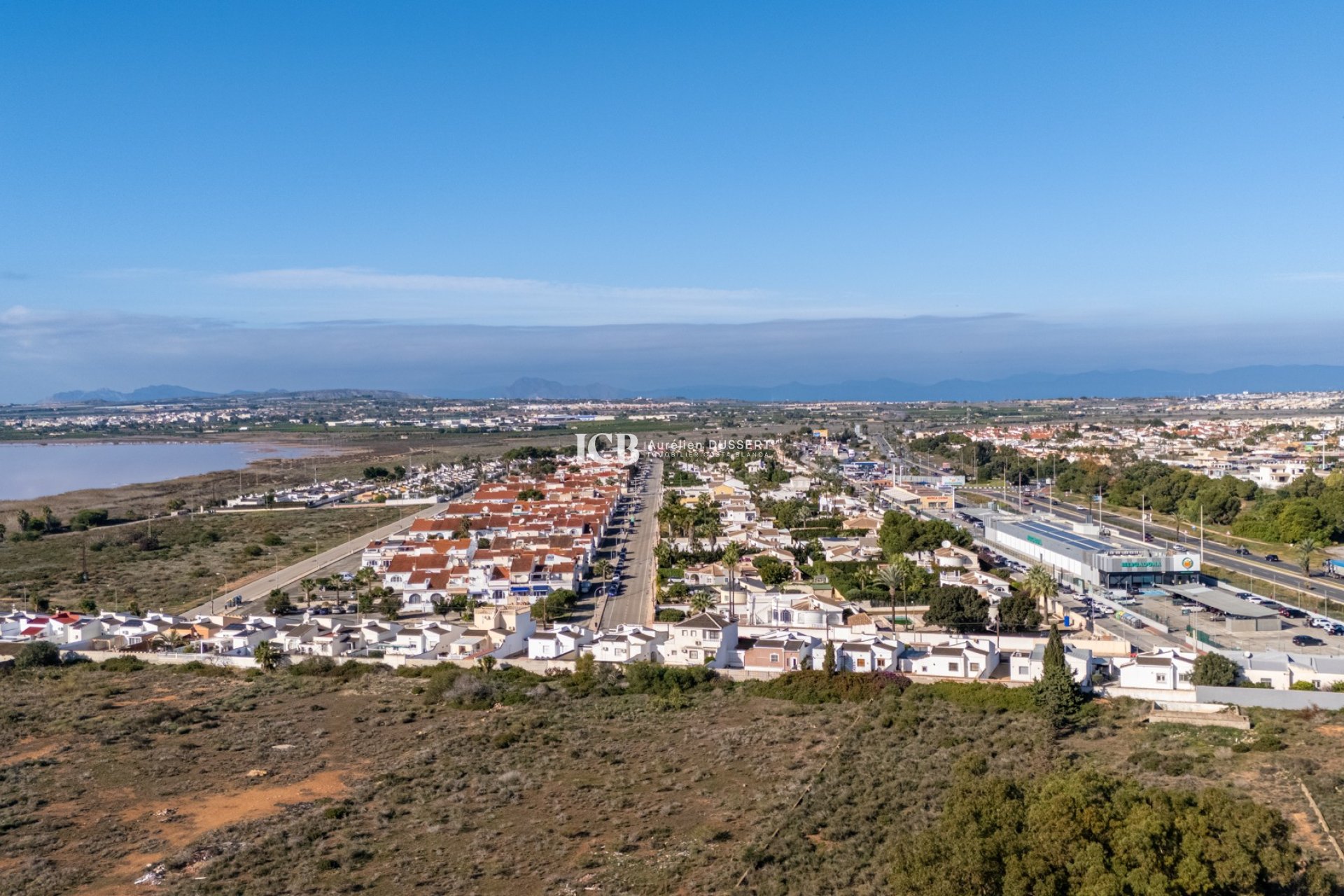 Reventa - Casa independiente -
Torrevieja - Urbanización San Luis