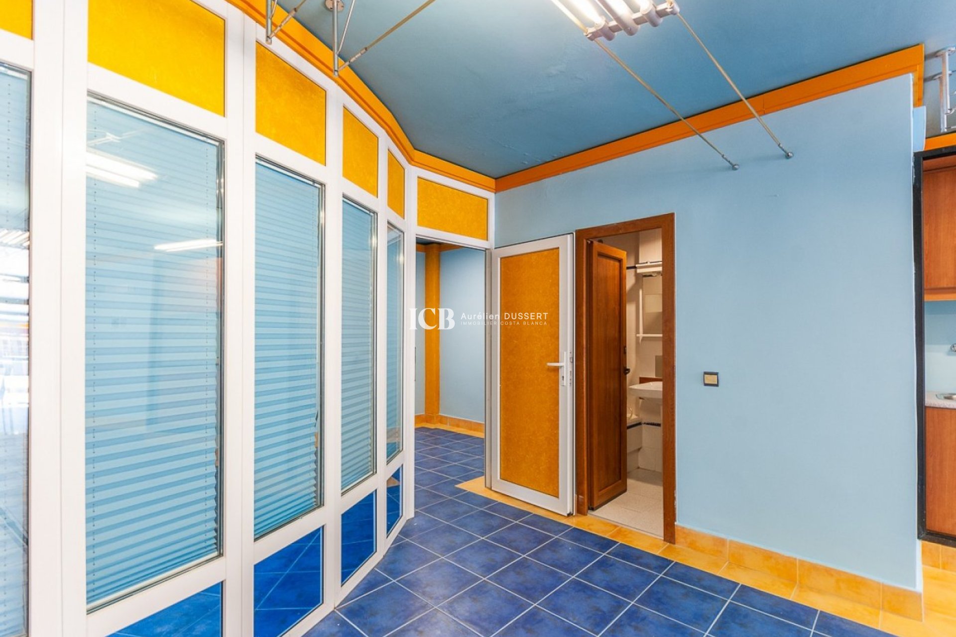 Reventa - Comercial -
Orihuela Costa - La Regia