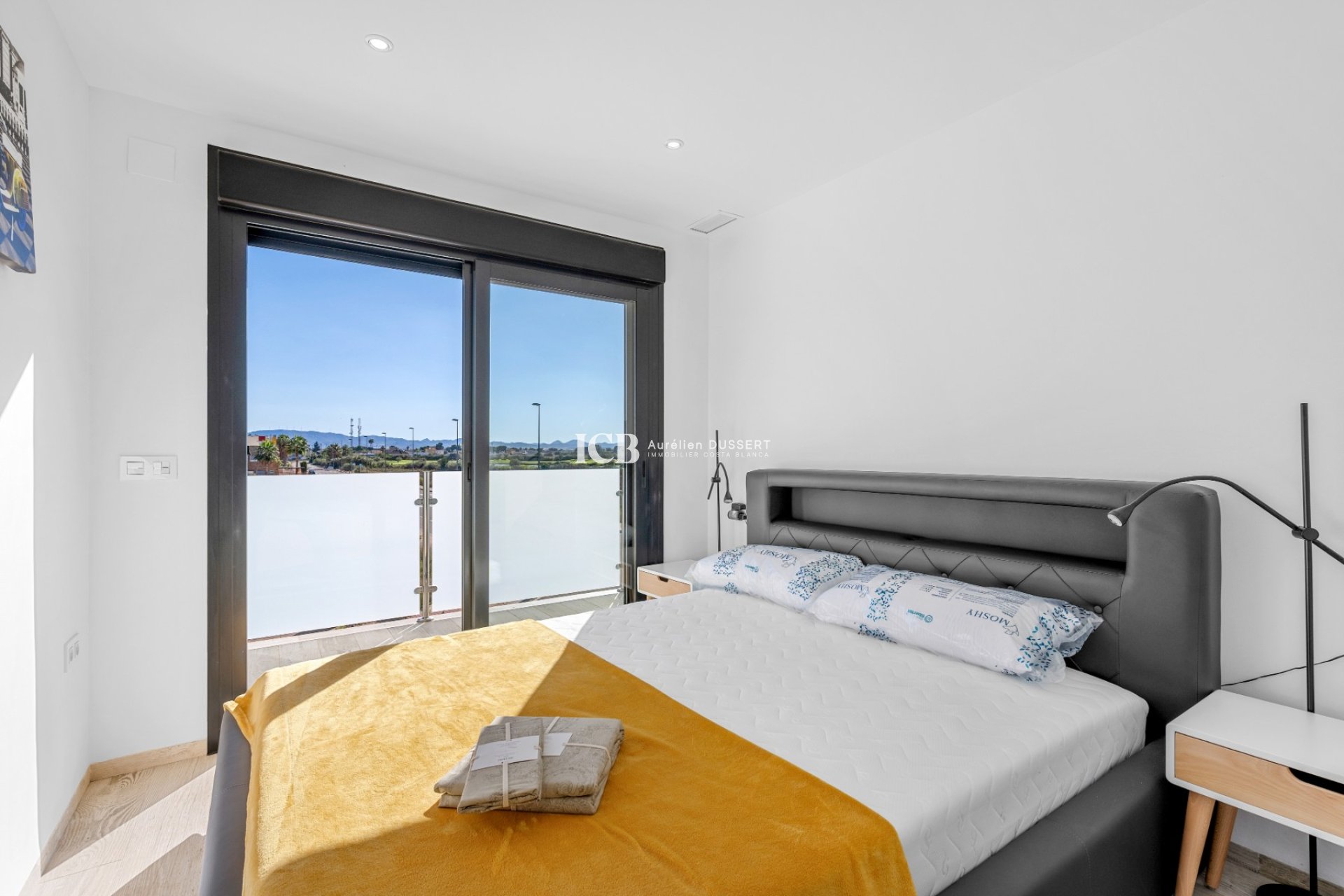 Reventa - Villa -
Los Alcázares - Town