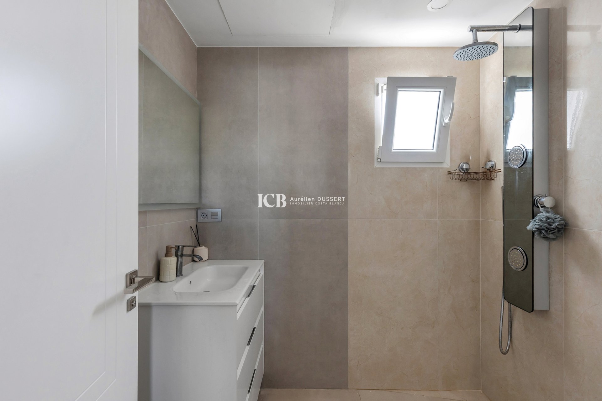 Reventa - Villa -
Los Balcones - Torrevieja