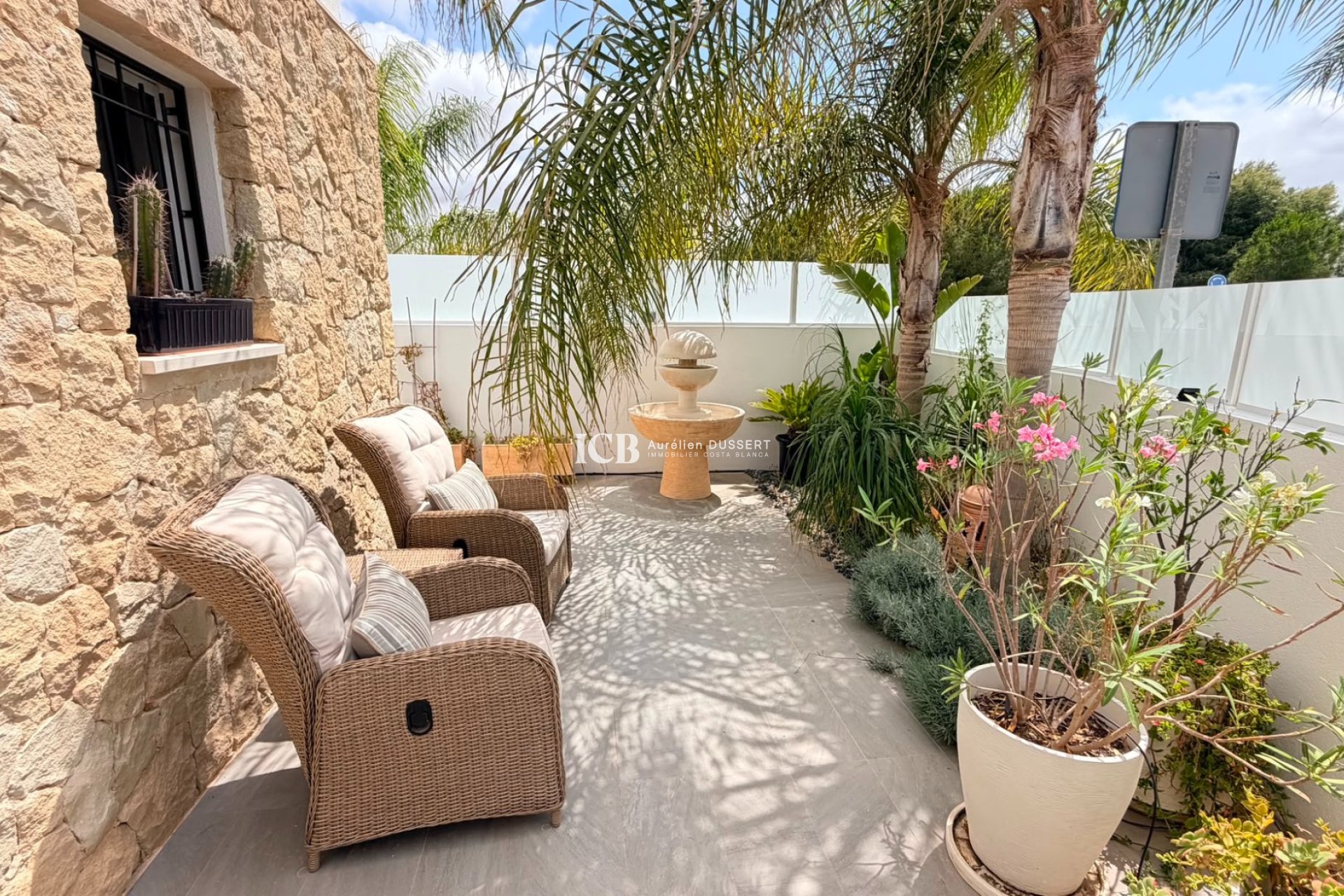 Reventa - Villa -
Los Montesinos - La Herrada