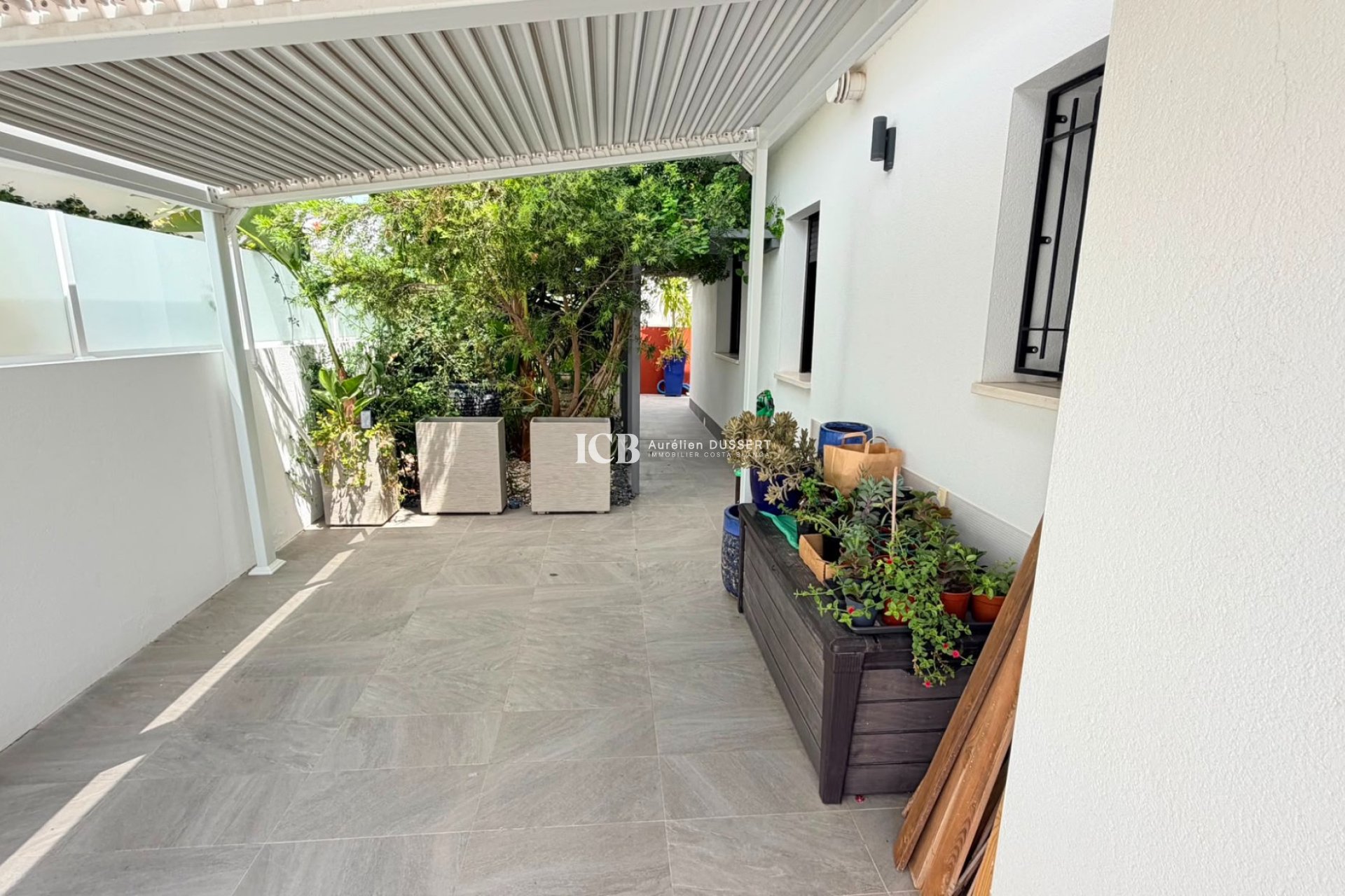 Reventa - Villa -
Los Montesinos - La Herrada