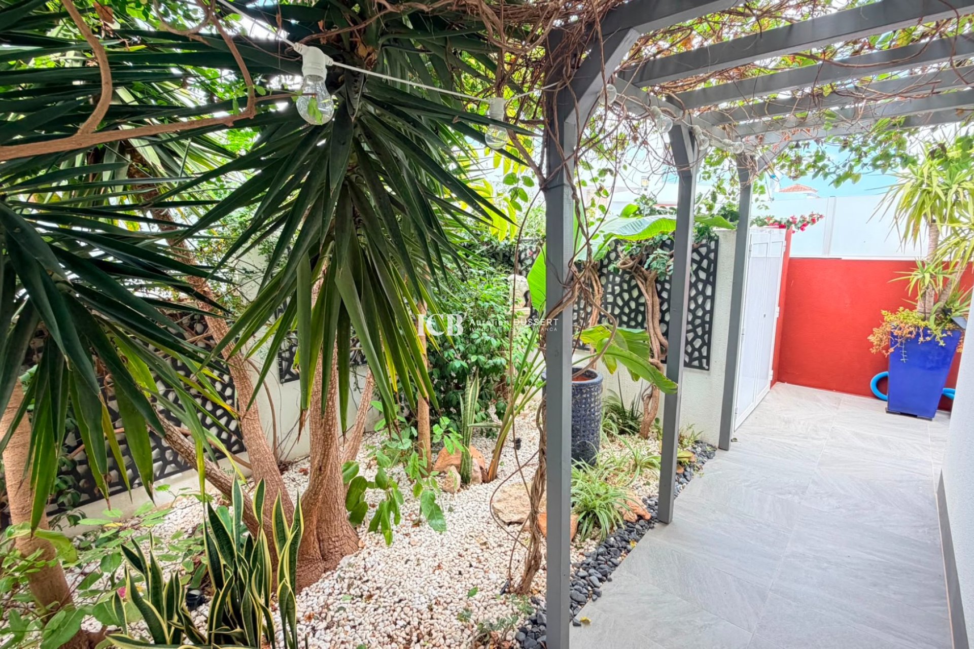 Reventa - Villa -
Los Montesinos - La Herrada