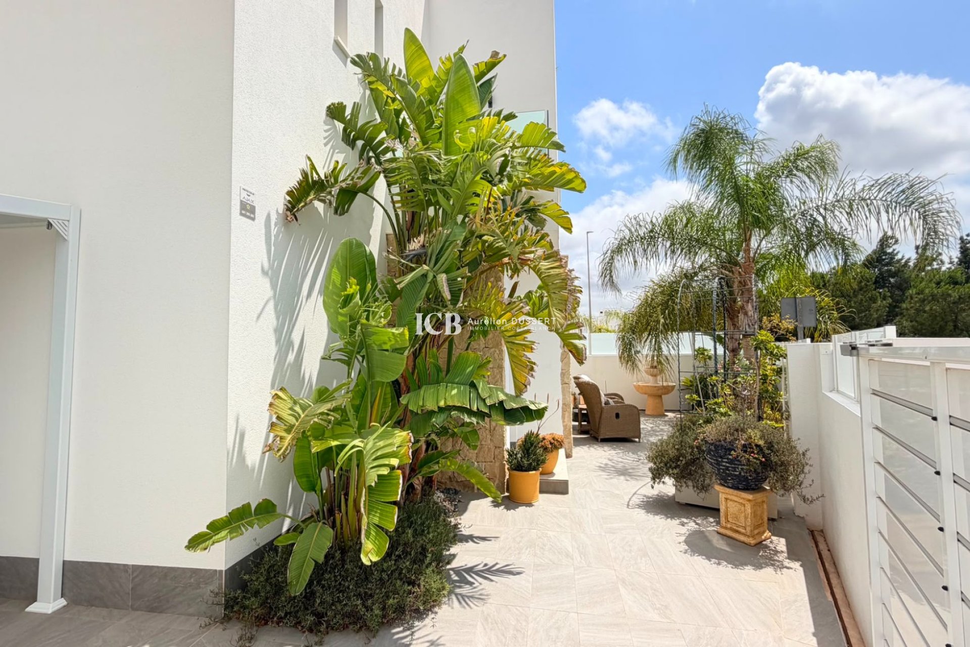 Reventa - Villa -
Los Montesinos - La Herrada
