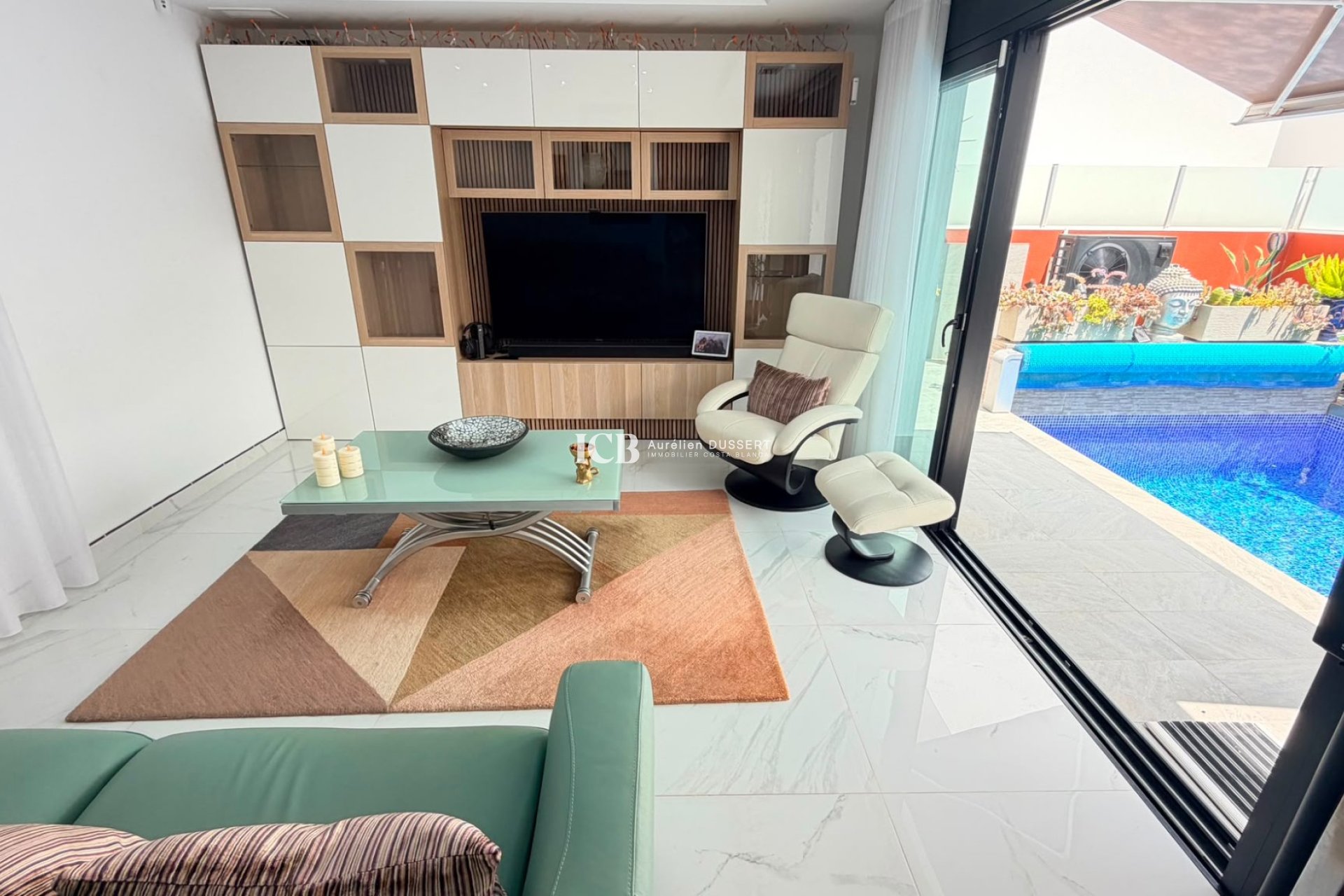 Reventa - Villa -
Los Montesinos - La Herrada