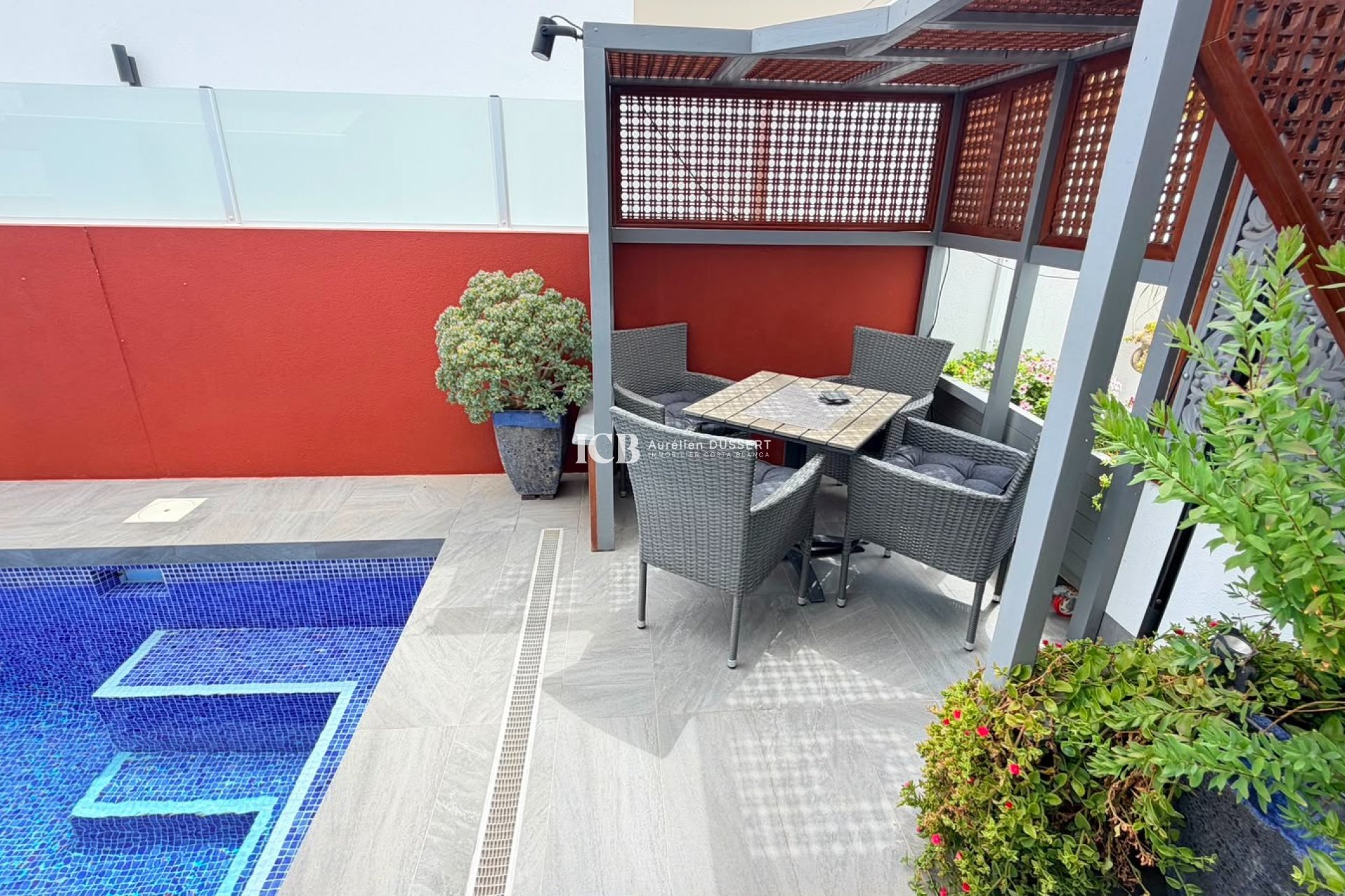 Reventa - Villa -
Los Montesinos - La Herrada