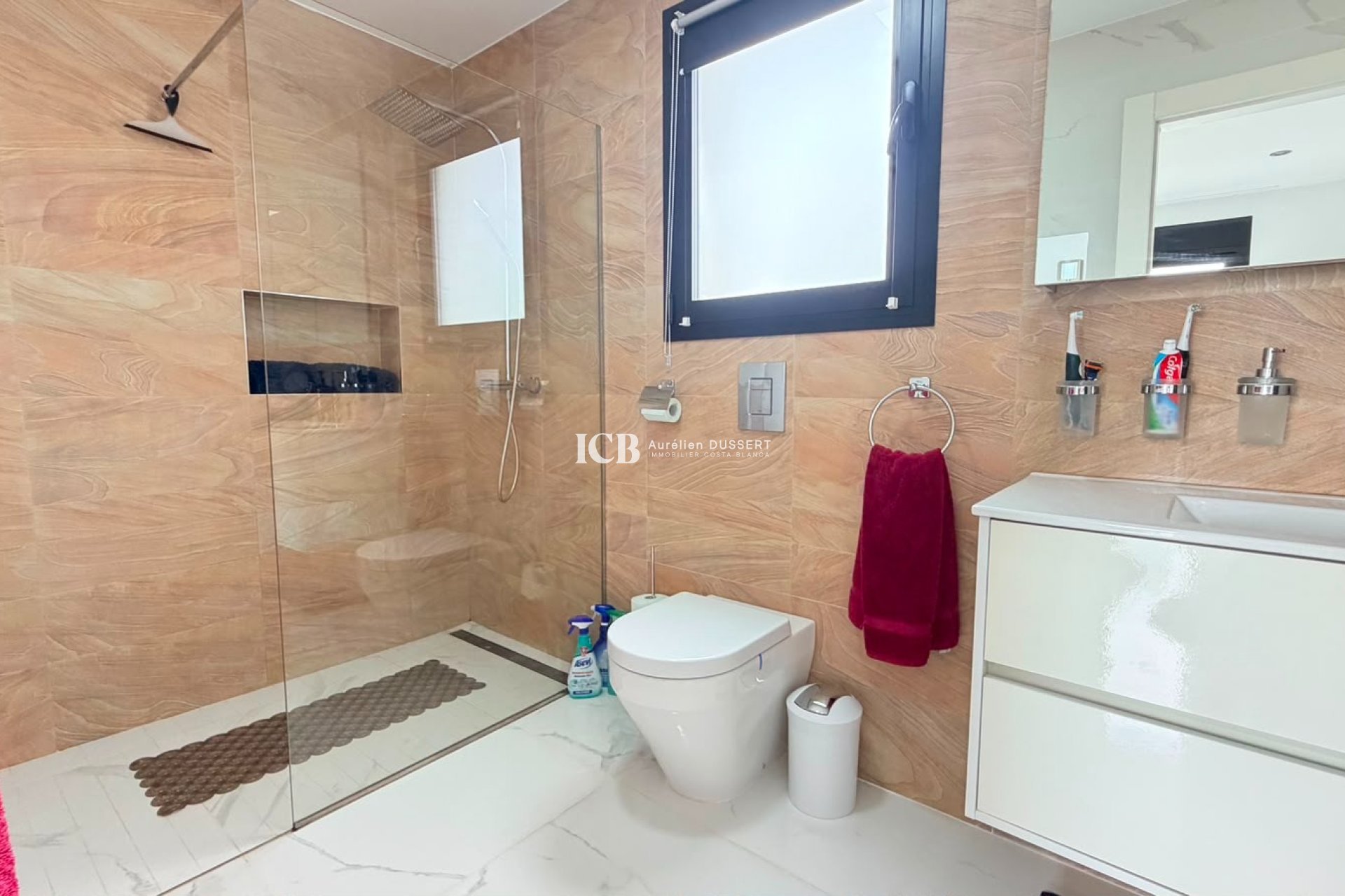 Reventa - Villa -
Los Montesinos - La Herrada