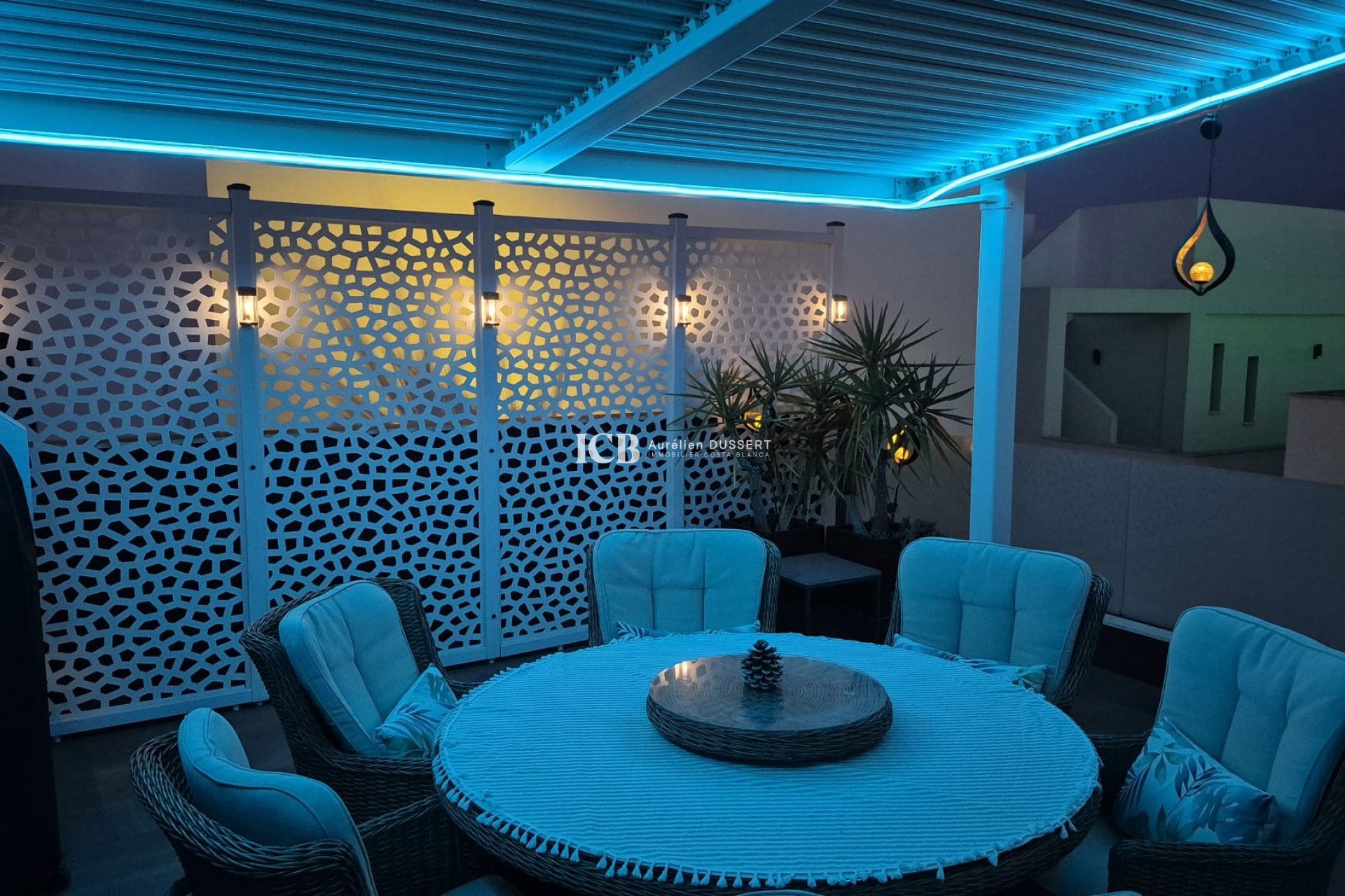 Reventa - Villa -
Los Montesinos - La Herrada