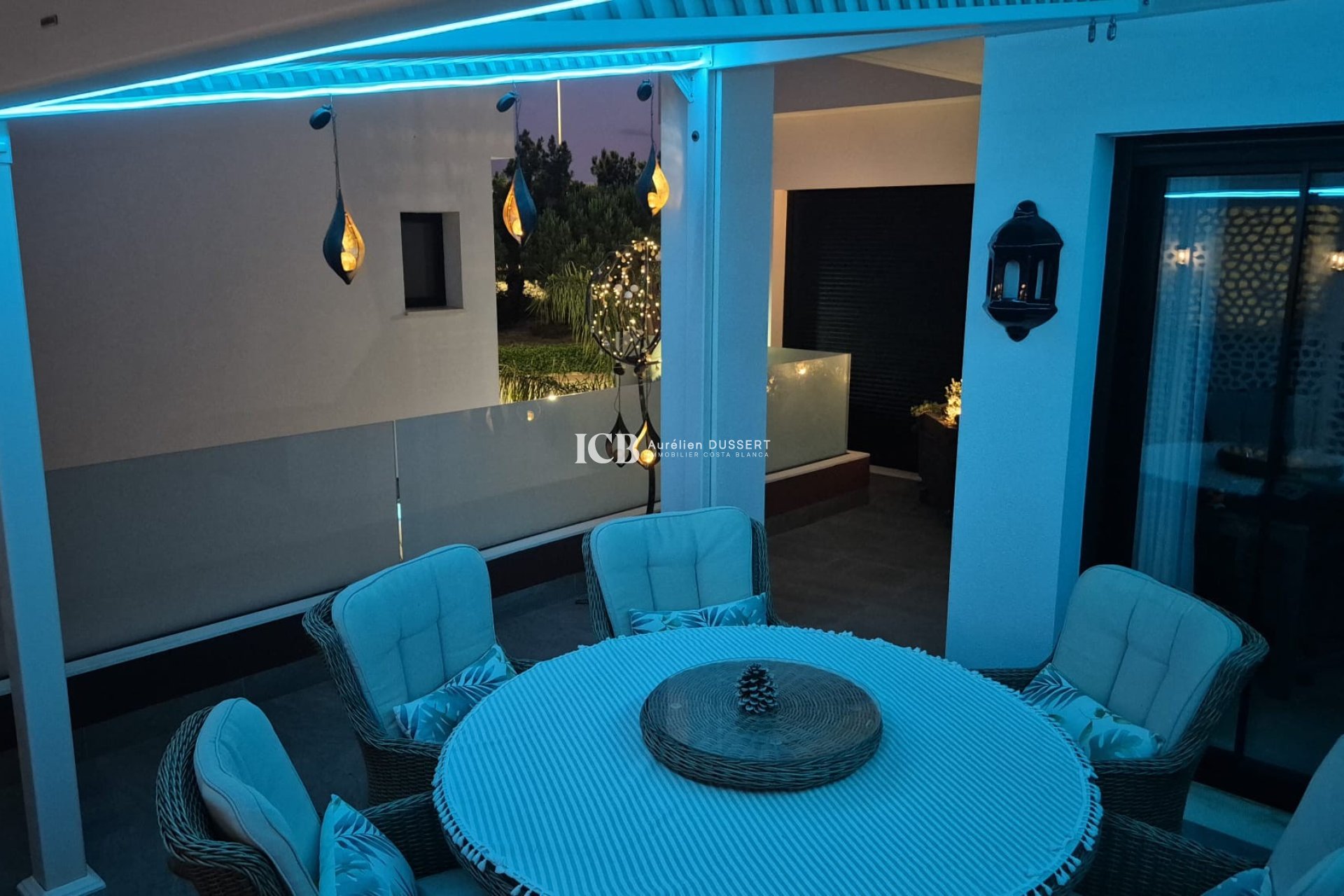 Reventa - Villa -
Los Montesinos - La Herrada