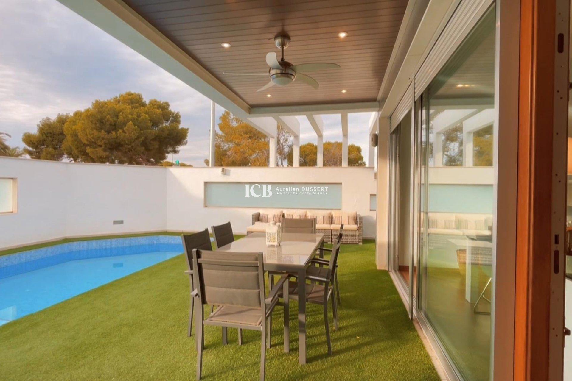 Reventa - Villa -
Orihuela Costa - Mil Palmeras