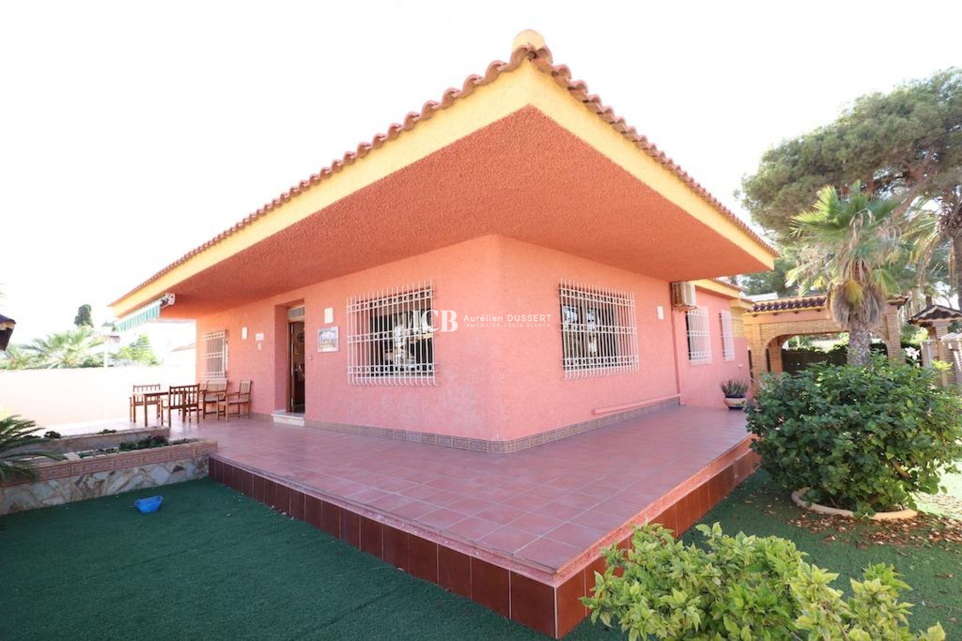 Reventa - Villa -
Orihuela Costa - MUY CERCA DE LA PLAYA