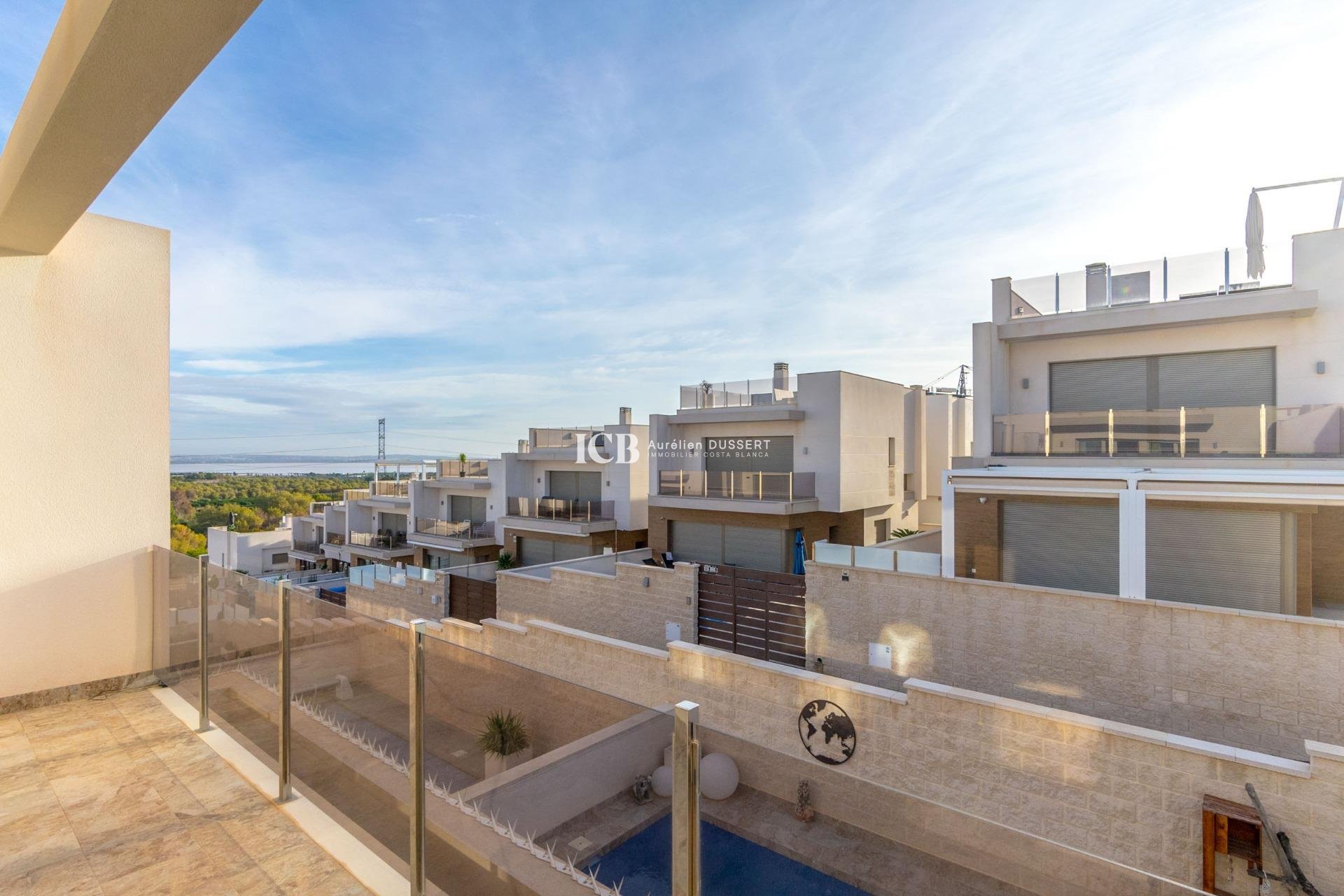 Reventa - Villa -
Orihuela Costa - PAU 26