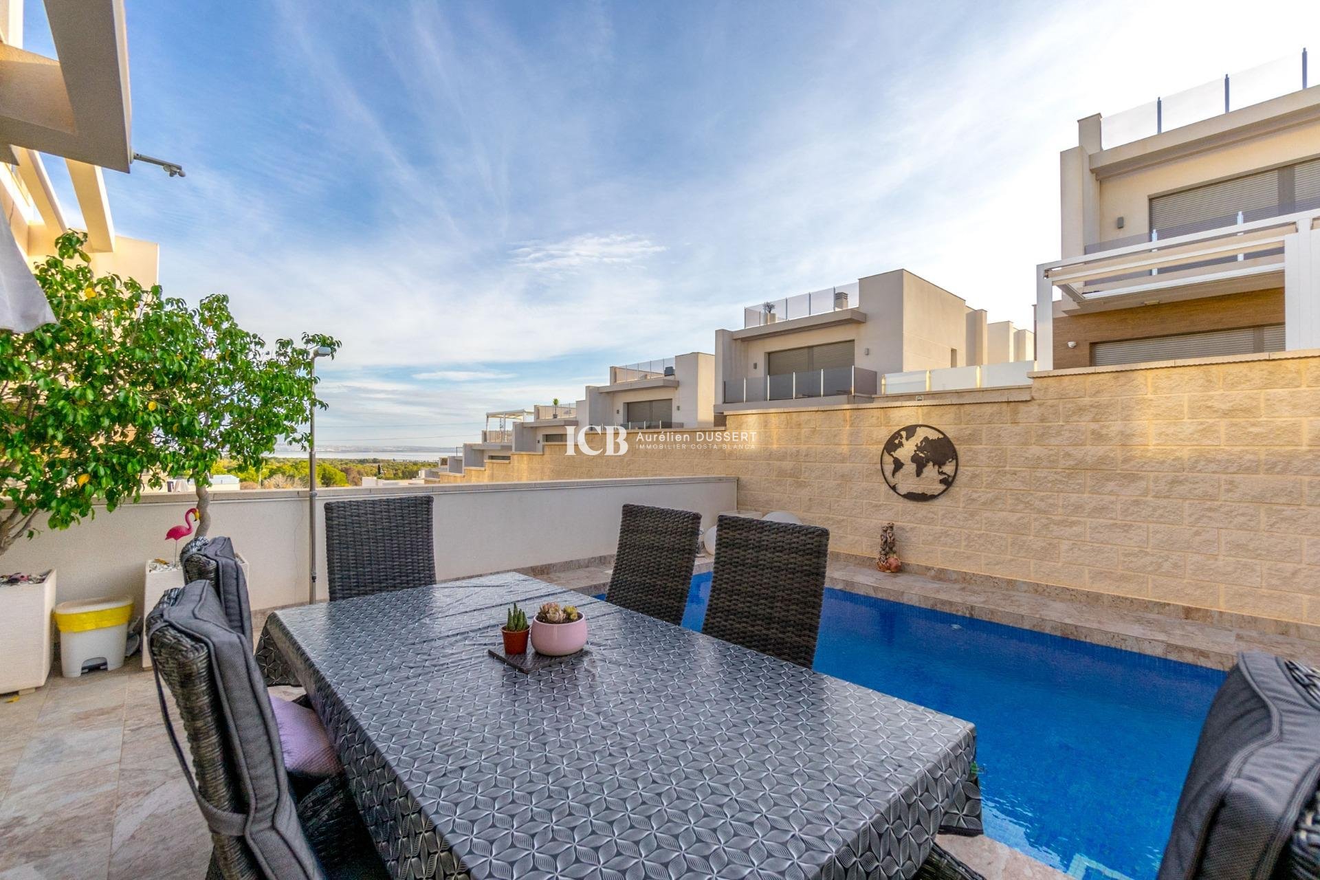 Reventa - Villa -
Orihuela Costa - PAU 26