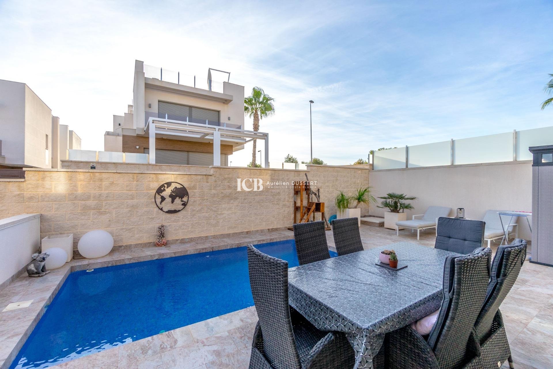 Reventa - Villa -
Orihuela Costa - PAU 26