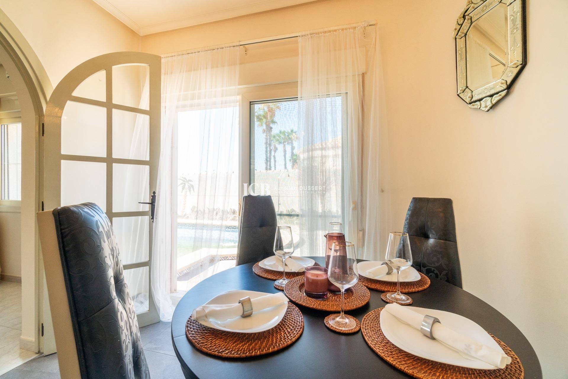Reventa - Villa -
Orihuela Costa - Playa Flamenca