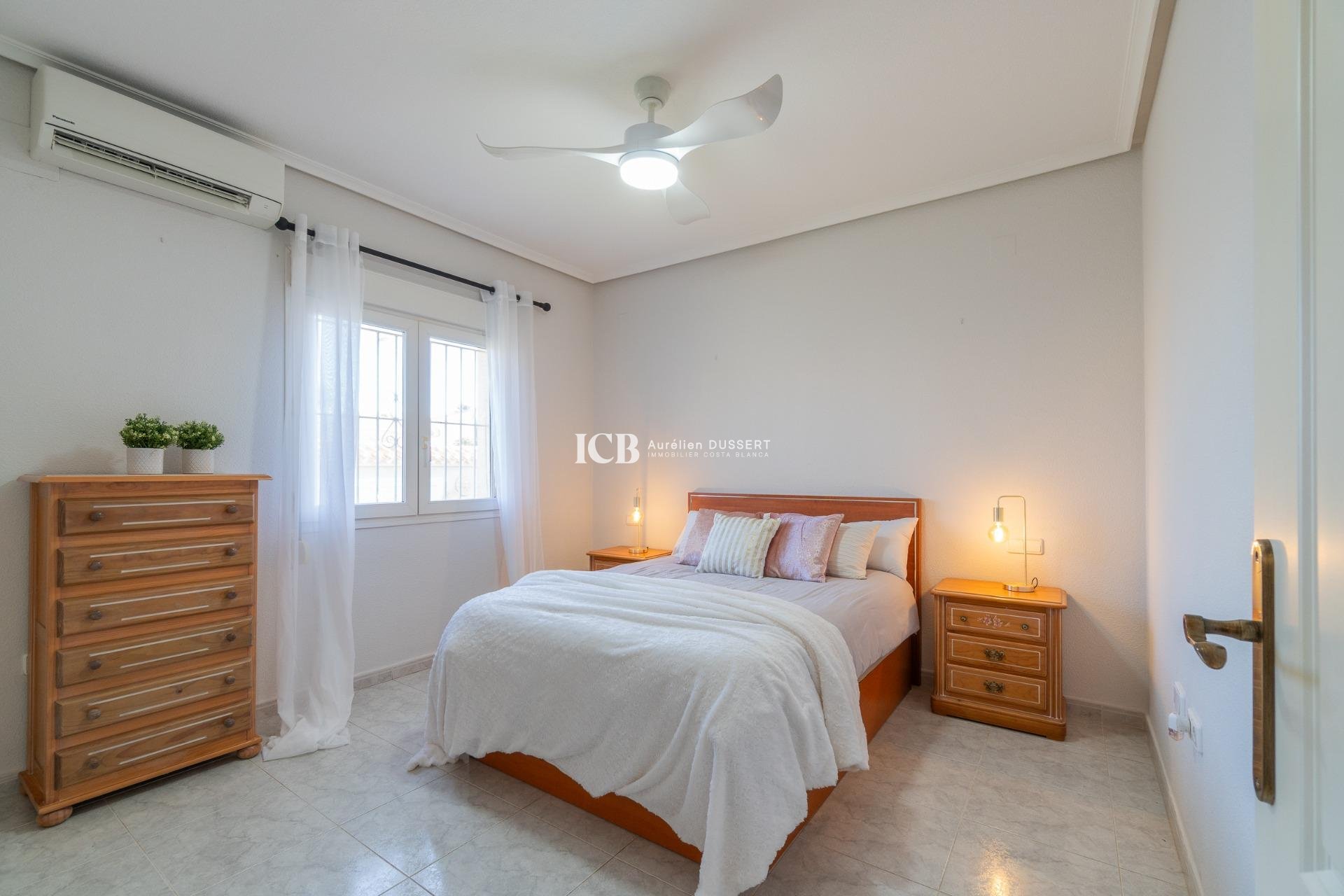 Reventa - Villa -
Orihuela Costa - Playa Flamenca