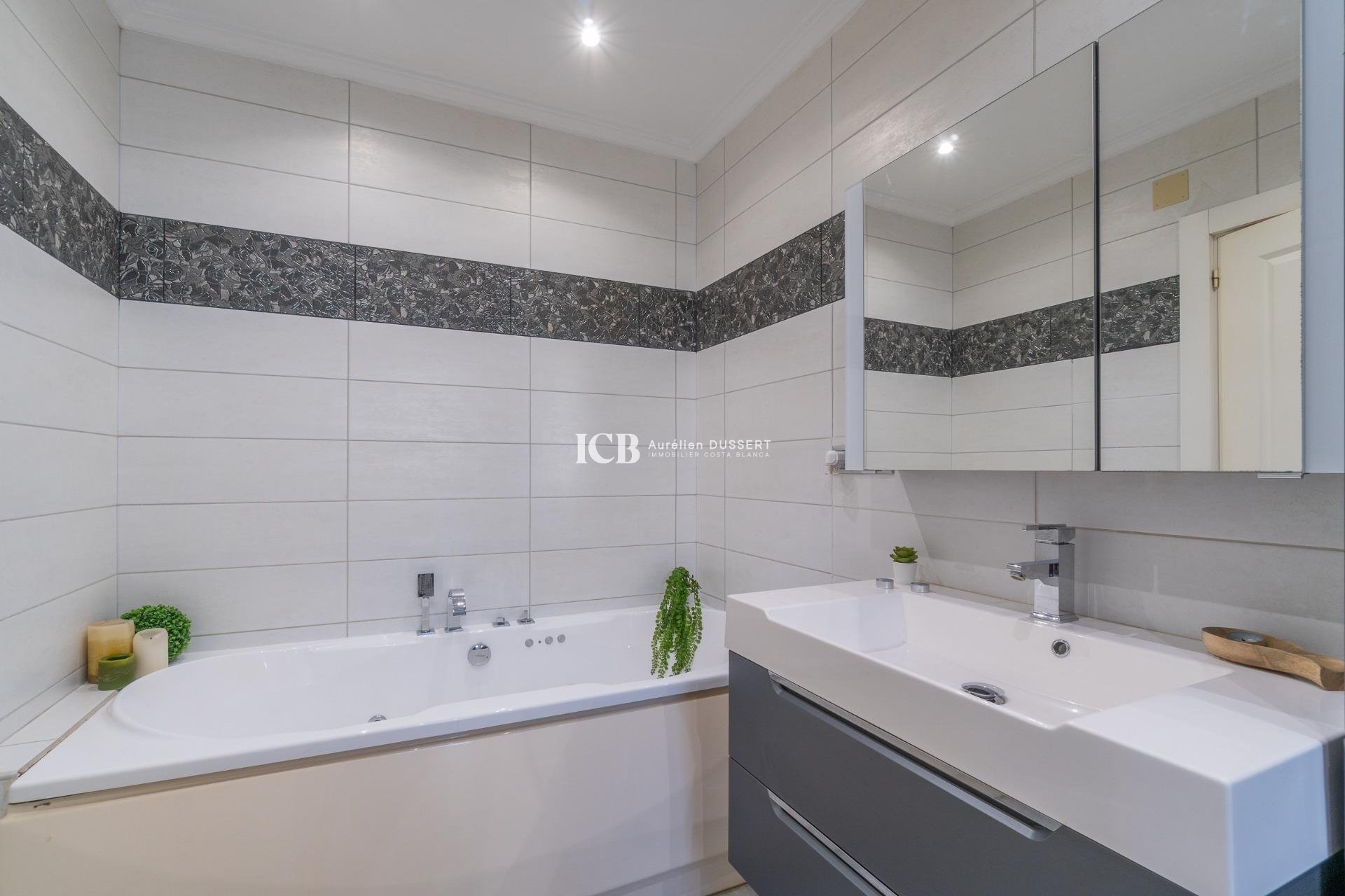 Reventa - Villa -
Orihuela Costa - Playa Flamenca