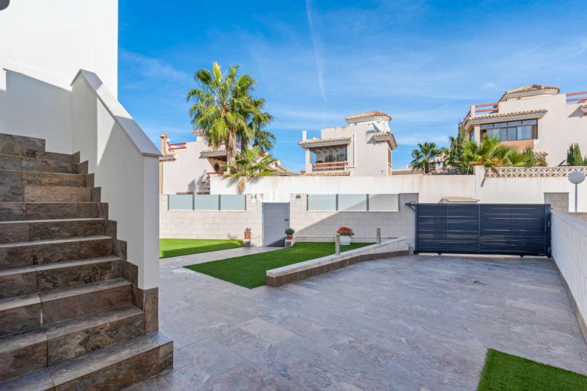 Reventa - Villa -
Orihuela Costa - Villamartín