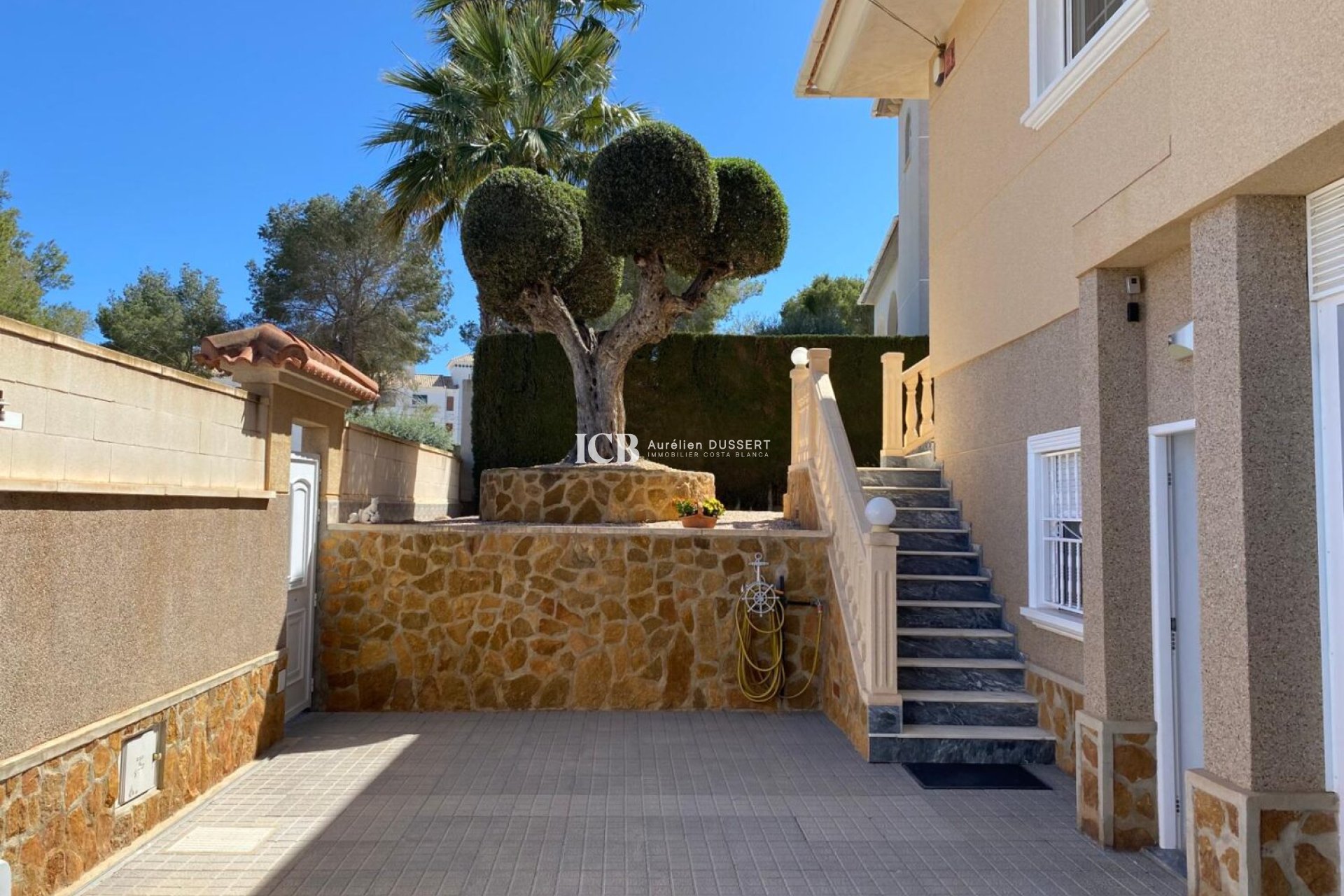 Reventa - Villa -
San Miguel de Salinas - El Galan