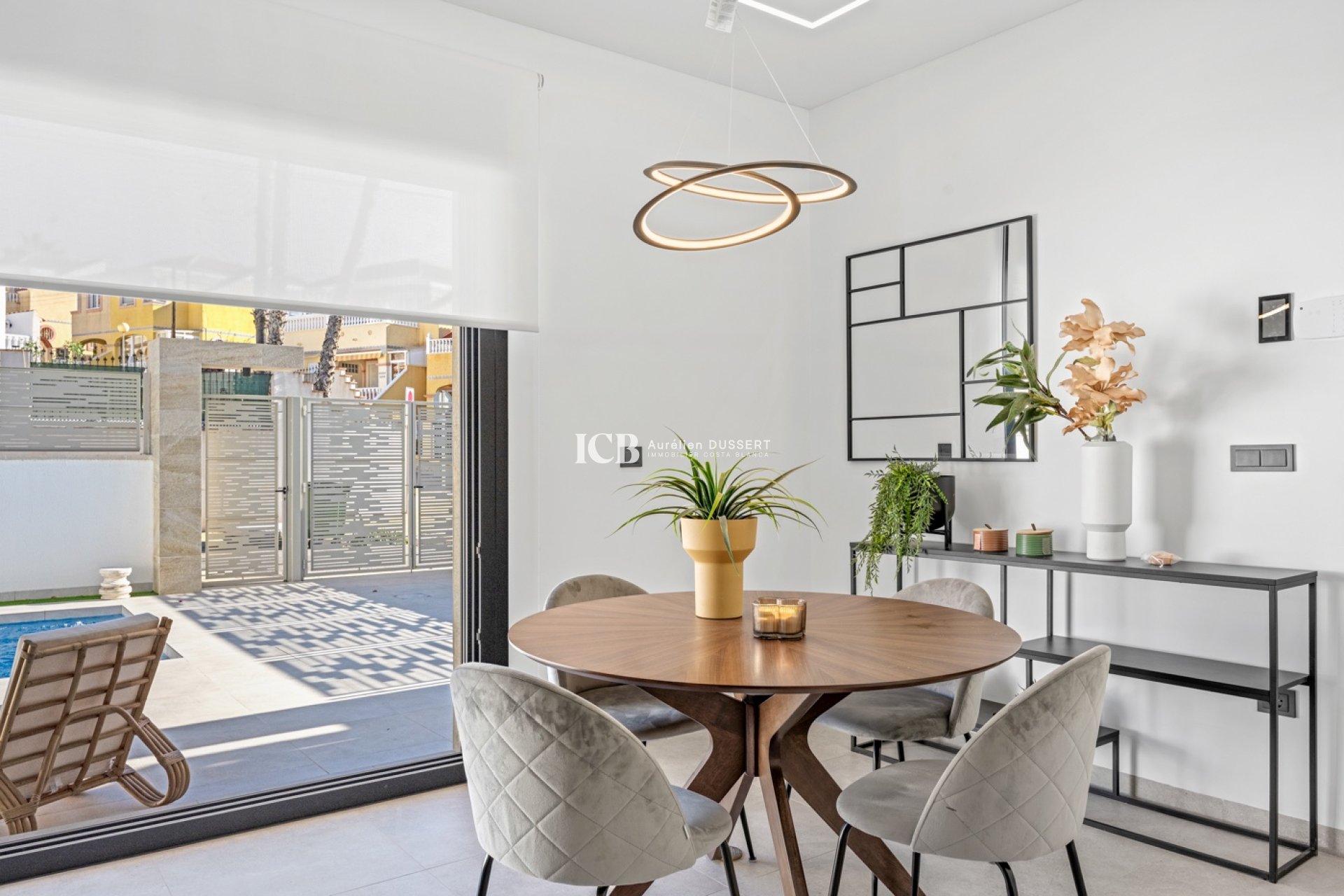 Reventa - Villa -
San Miguel de Salinas - El Galan