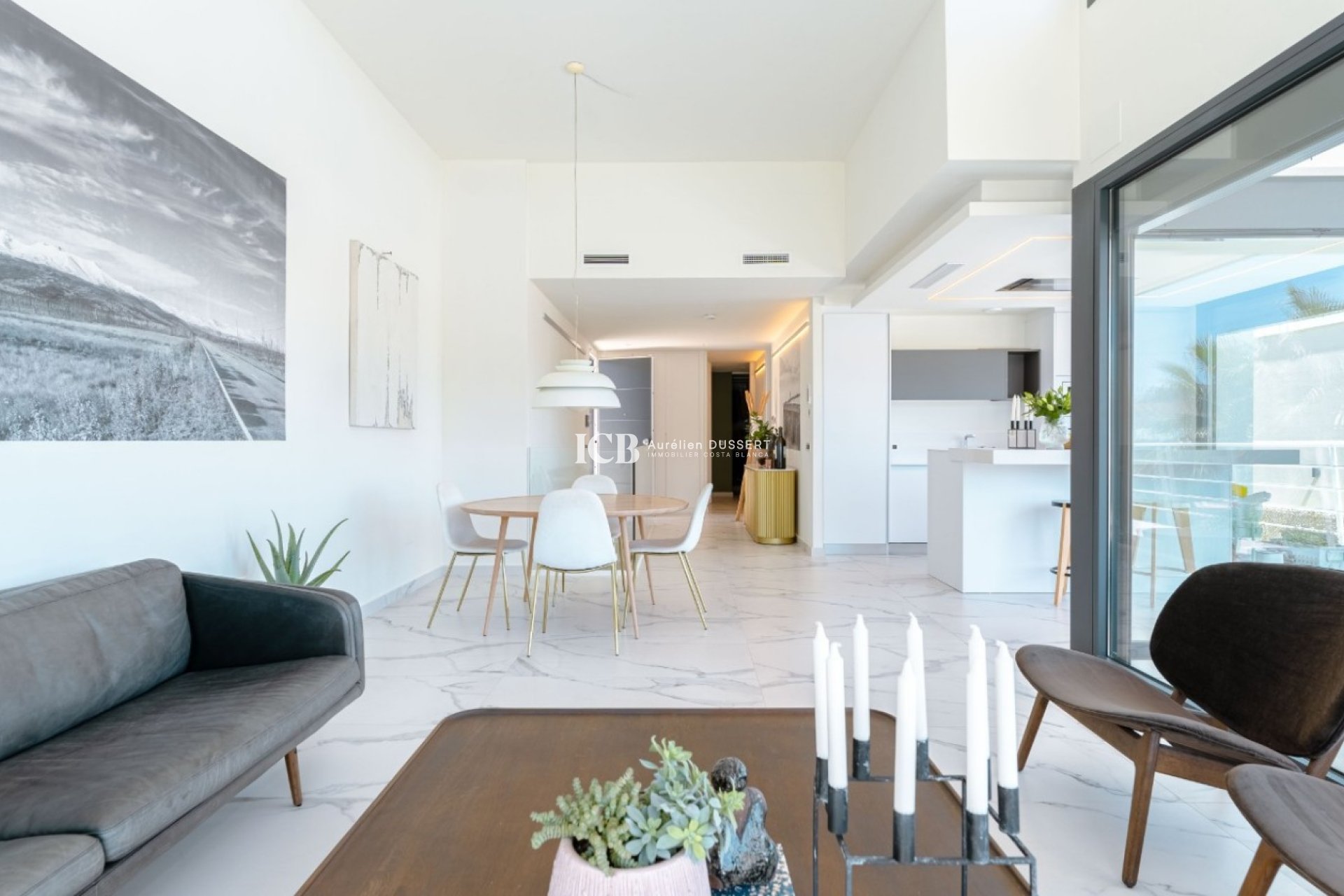 Reventa - Villa -
San Miguel de Salinas - Urbanizaciones