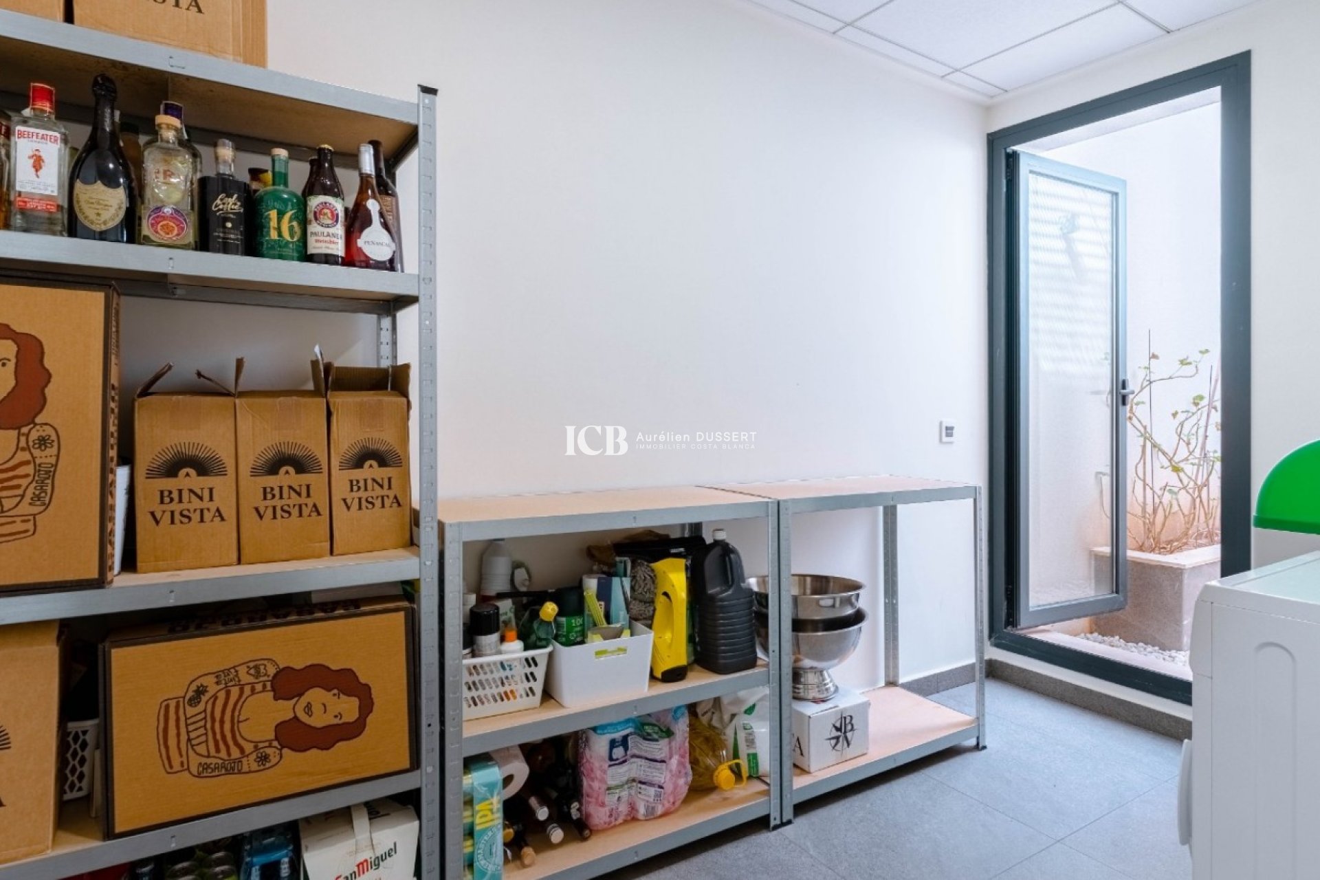 Reventa - Villa -
San Miguel de Salinas - Urbanizaciones