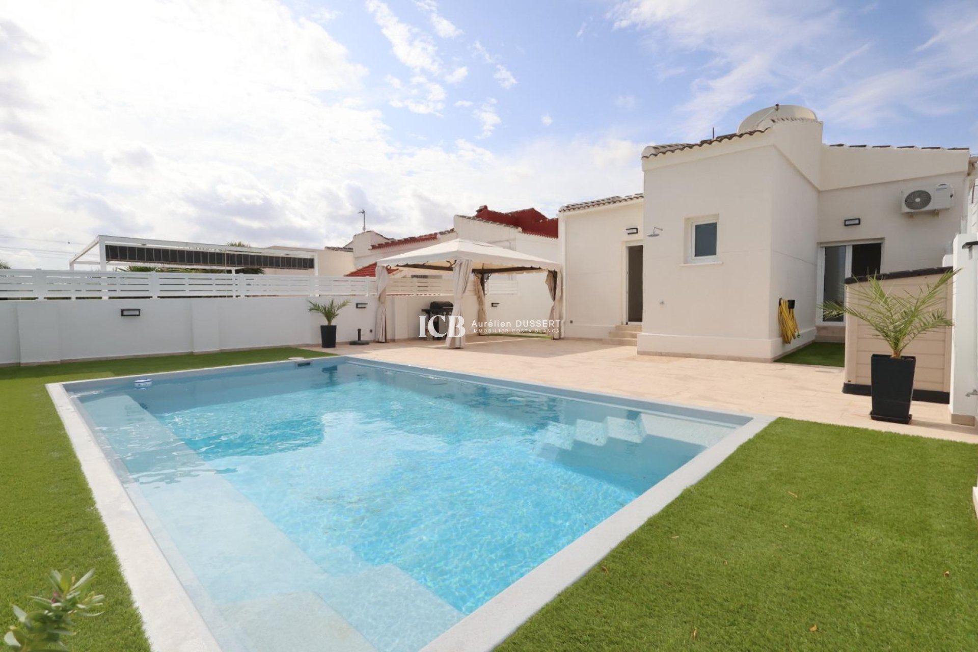 Reventa - Villa -
Torrevieja - San luis