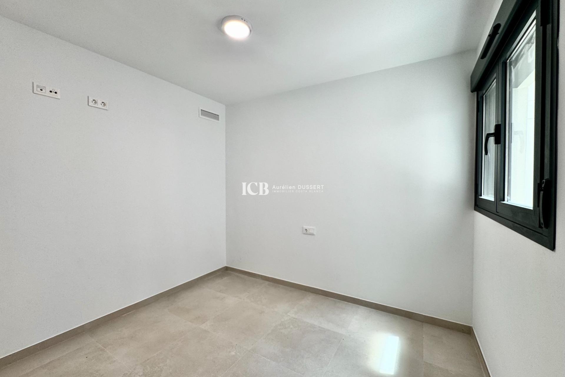 Revente - Appartement -
Alicante
