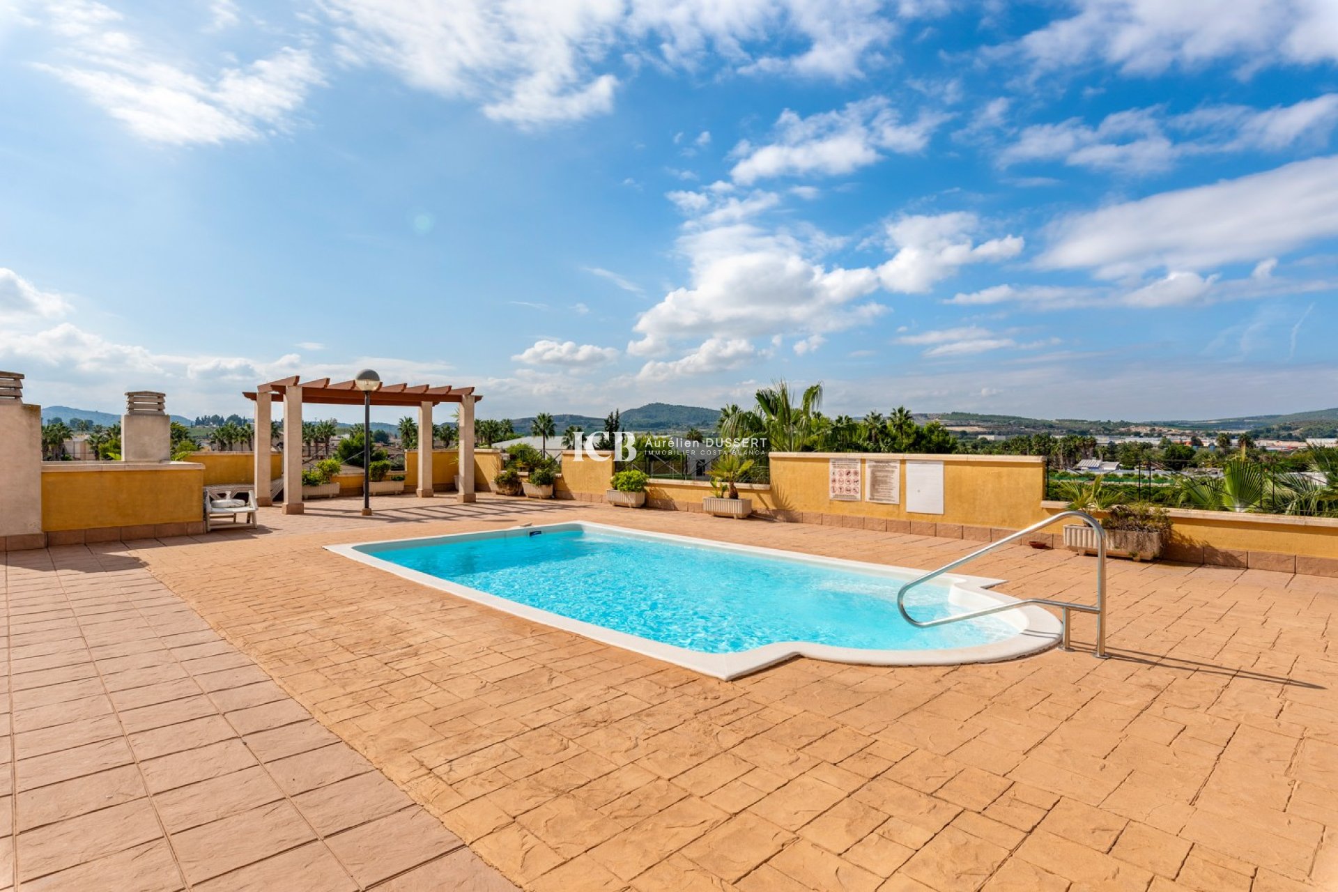 Revente - Appartement -
Jacarilla