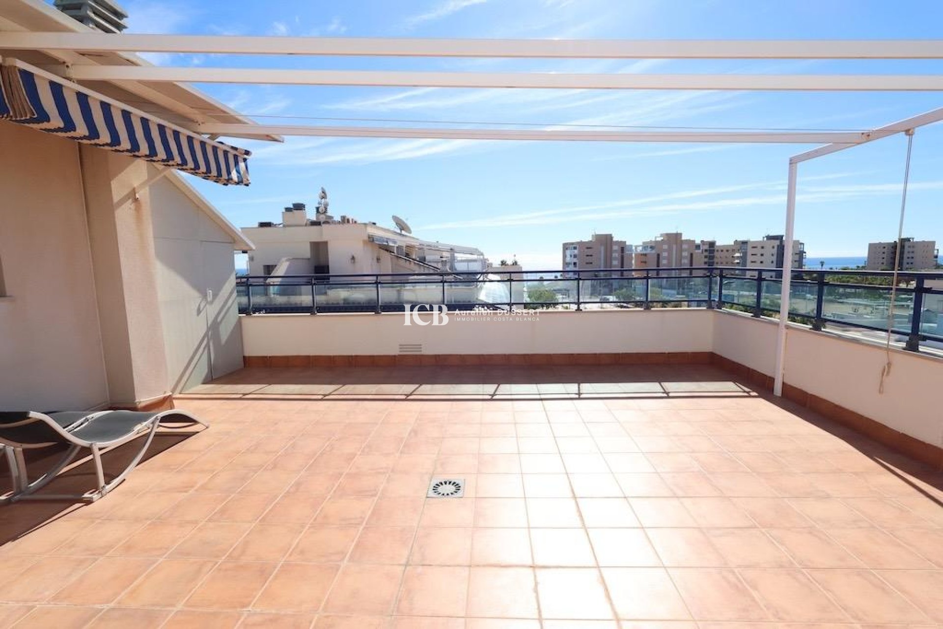 Revente - Appartement -
Mil Palmeras
