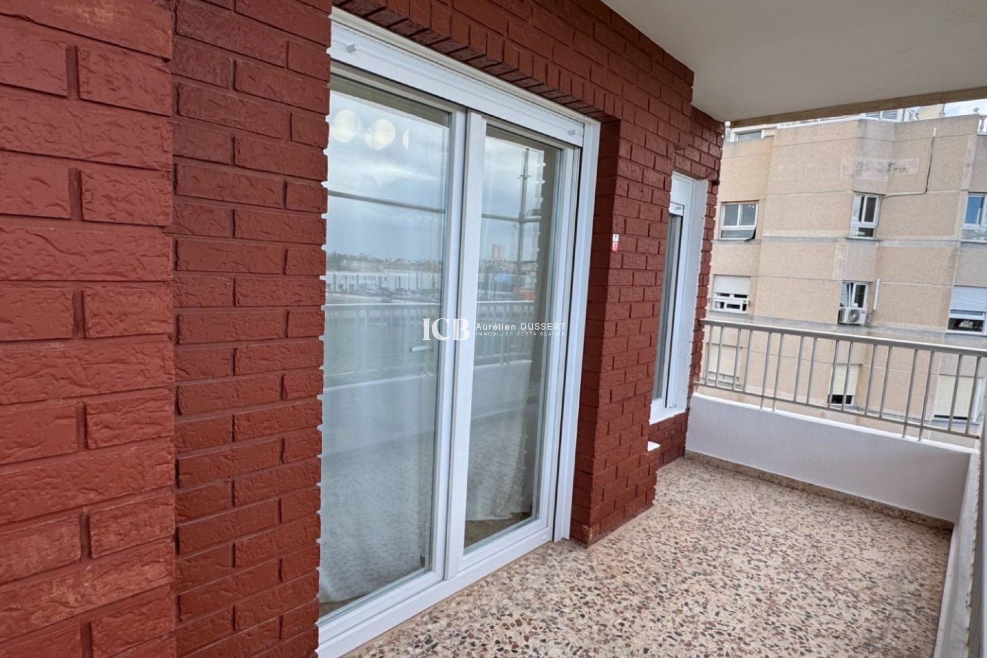 Revente - Appartement -
Punta Prima - Torrevieja