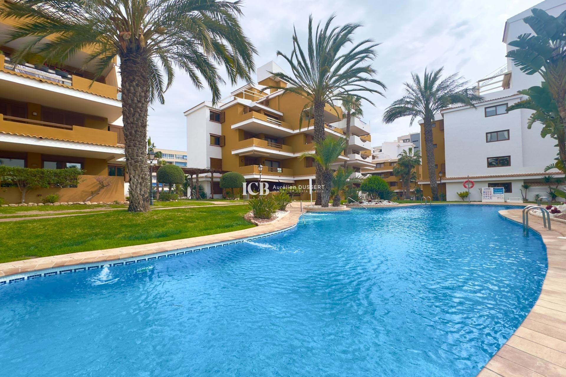 Revente - Appartement -
Punta Prima - Torrevieja