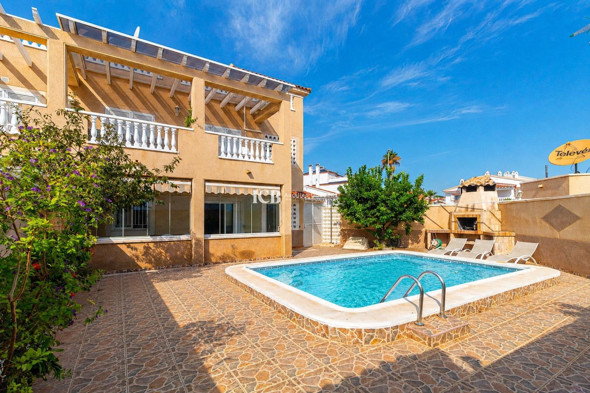 Revente - Appartement -
Punta Prima - Torrevieja