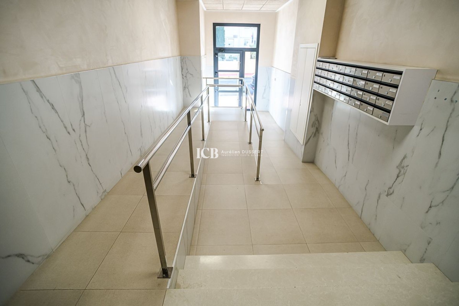 Revente - Appartement -
Torrevieja - Calas blanca