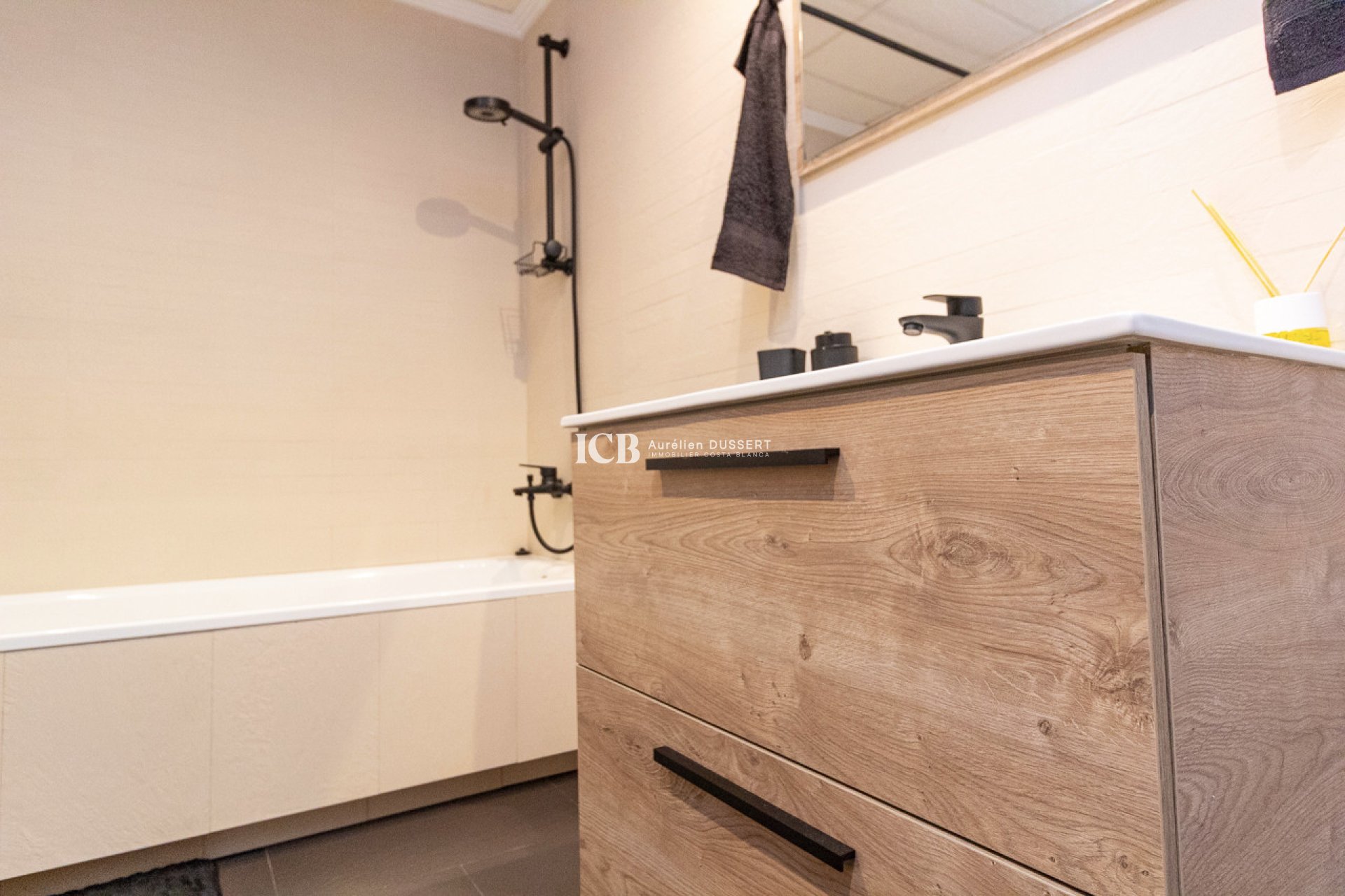 Revente - Appartement -
Torrevieja - Centro