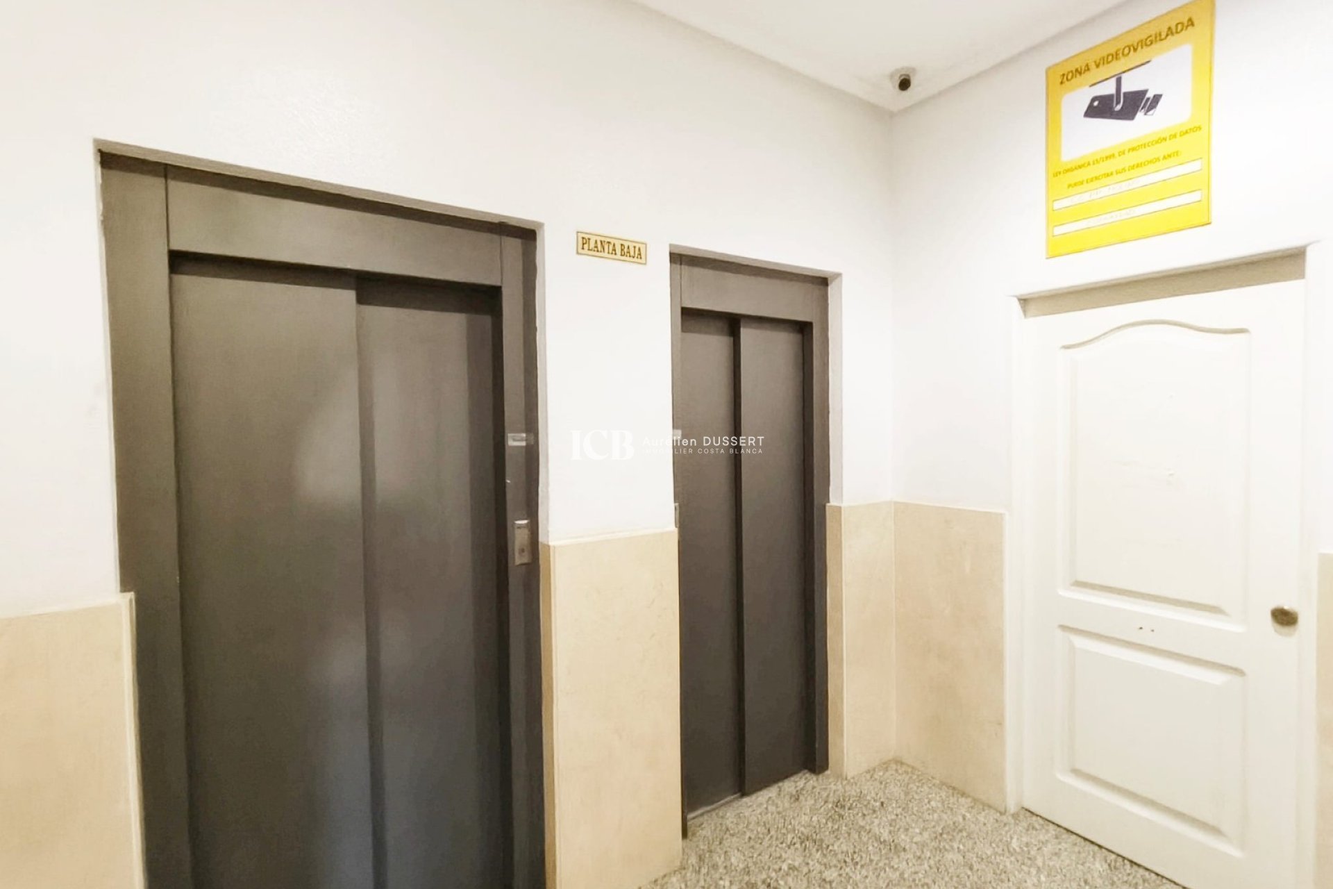 Revente - Appartement -
Torrevieja - Torrevieja Centro