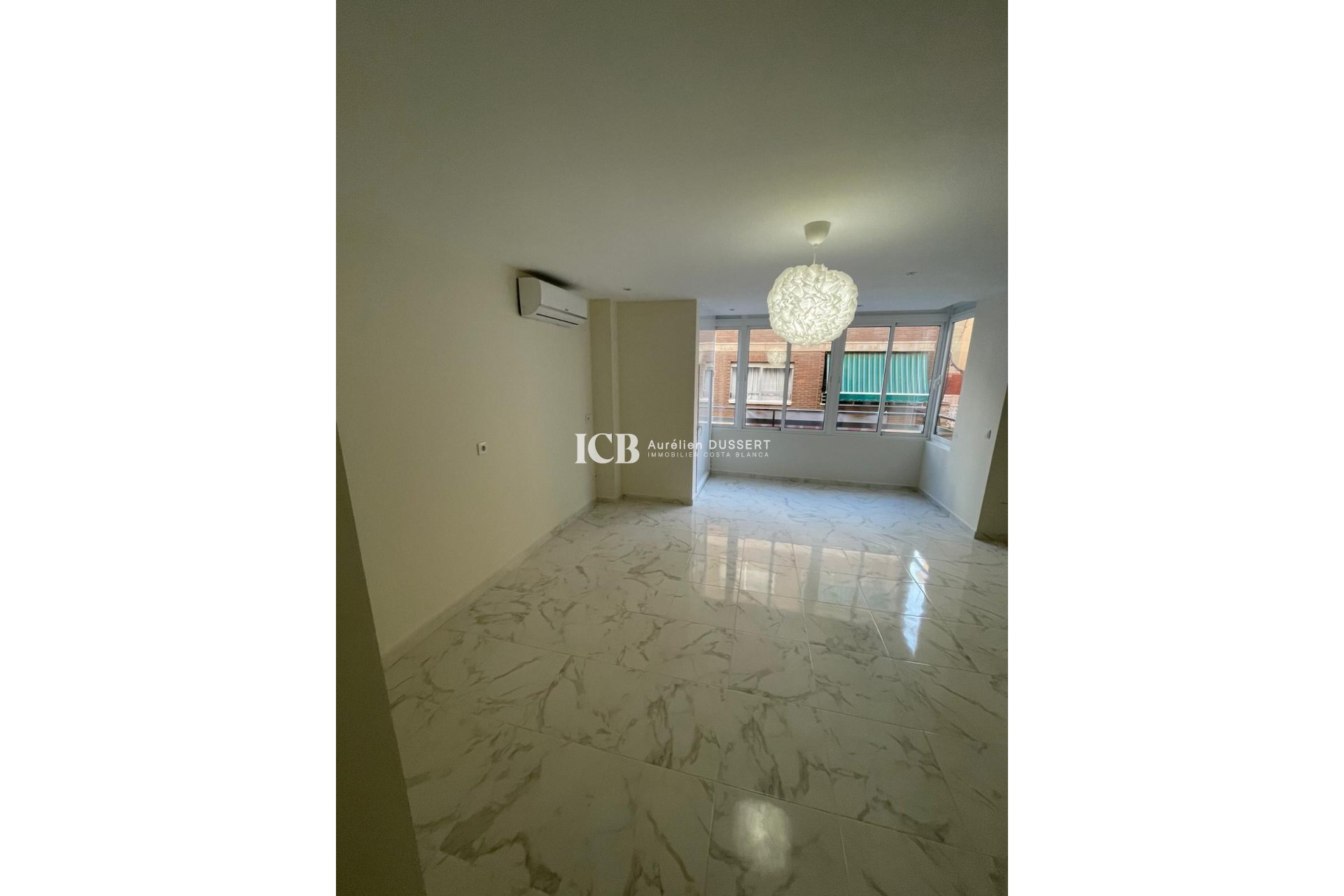 Revente - Appartement -
Torrevieja - torrevieja