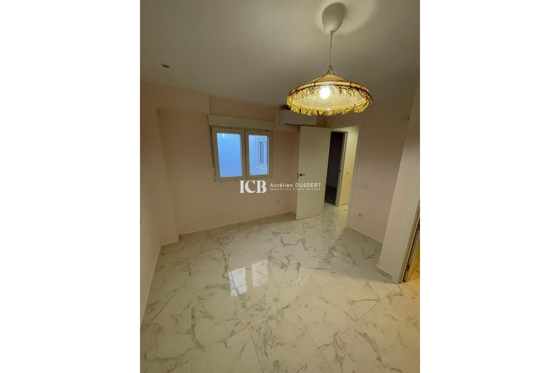 Revente - Appartement -
Torrevieja - torrevieja