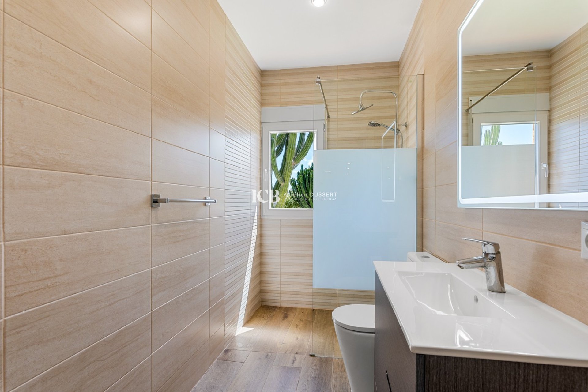 Revente - Finca -
Los Montesinos